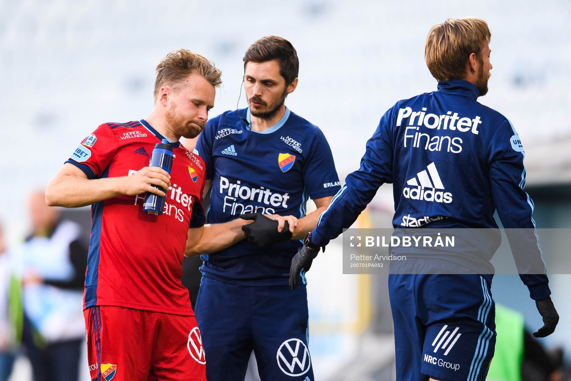 Djurgårdens Jacob Une Larsson får vård
