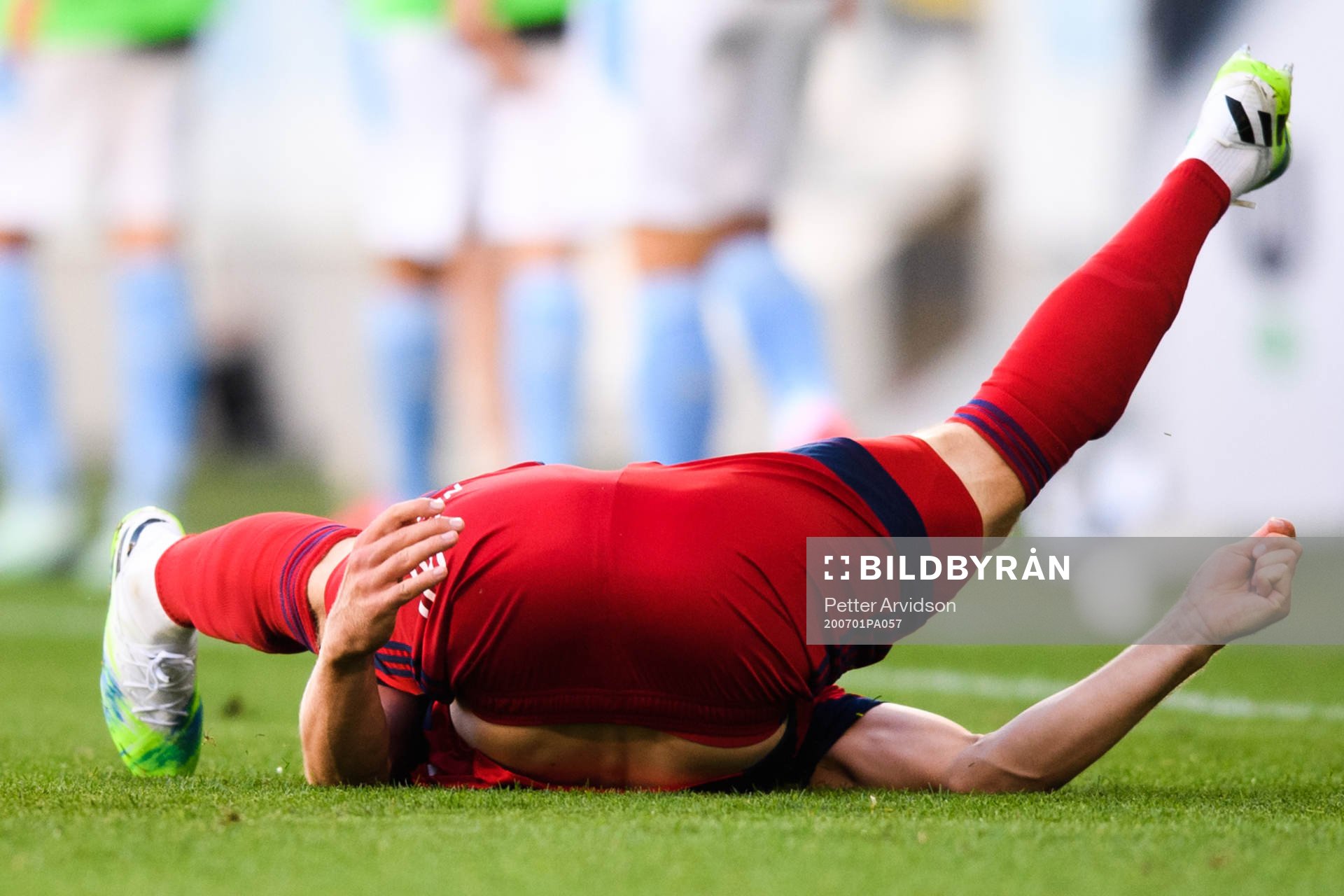 Djurgårdens Jacob Une Larsson skadas