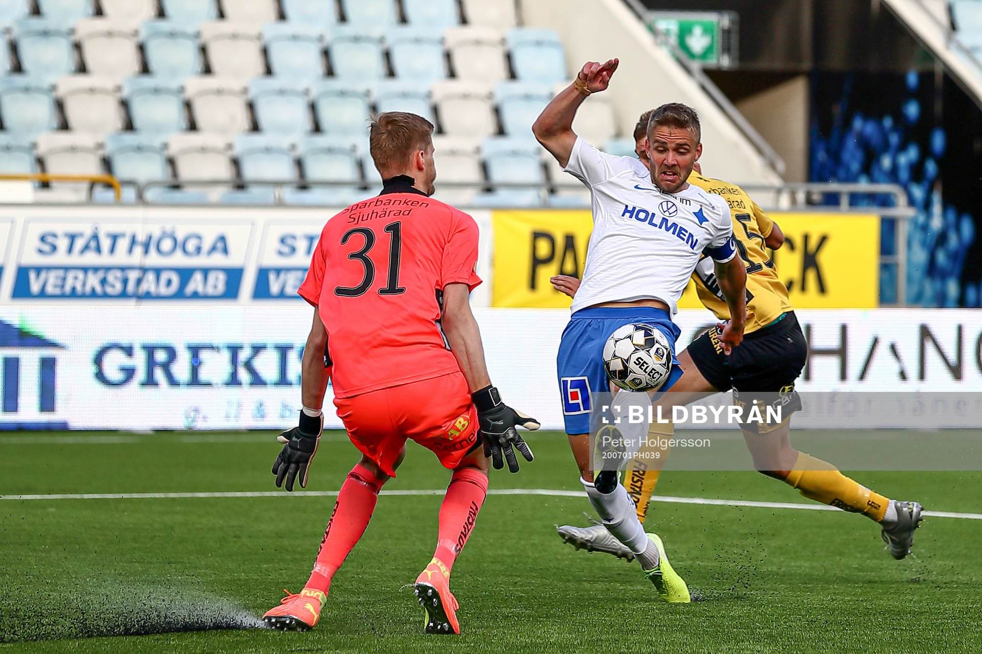 Målchans för IFK Norrköpings Christoffer Nyman under fotbollsmatchen i Allsvenskan mellan IFK Norrköping och Elfsborg den 1 juli 2020 i Norrköping.