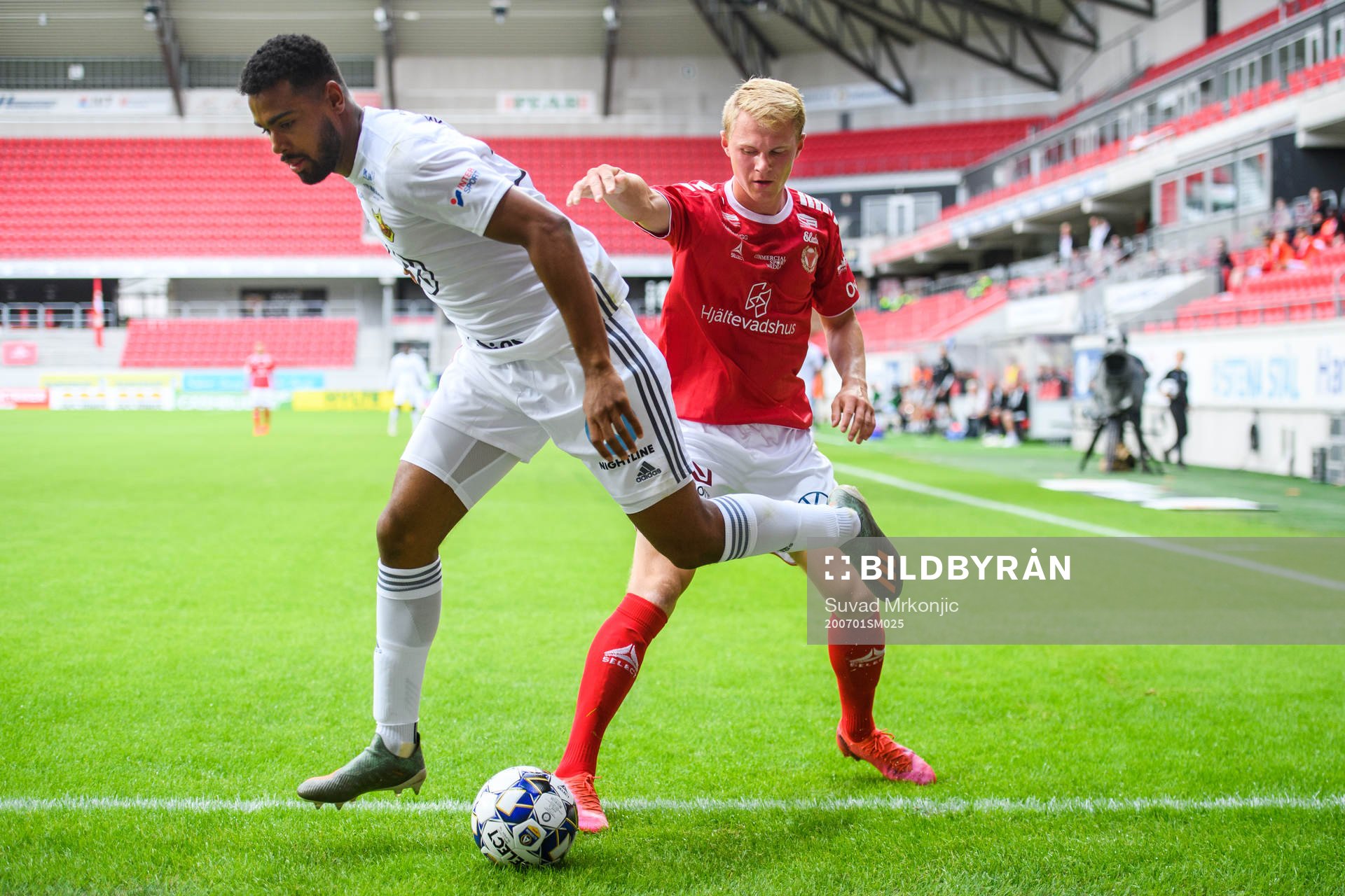 Östersunds Noah Sonko Sundberg och Kalmars Edvin Crona