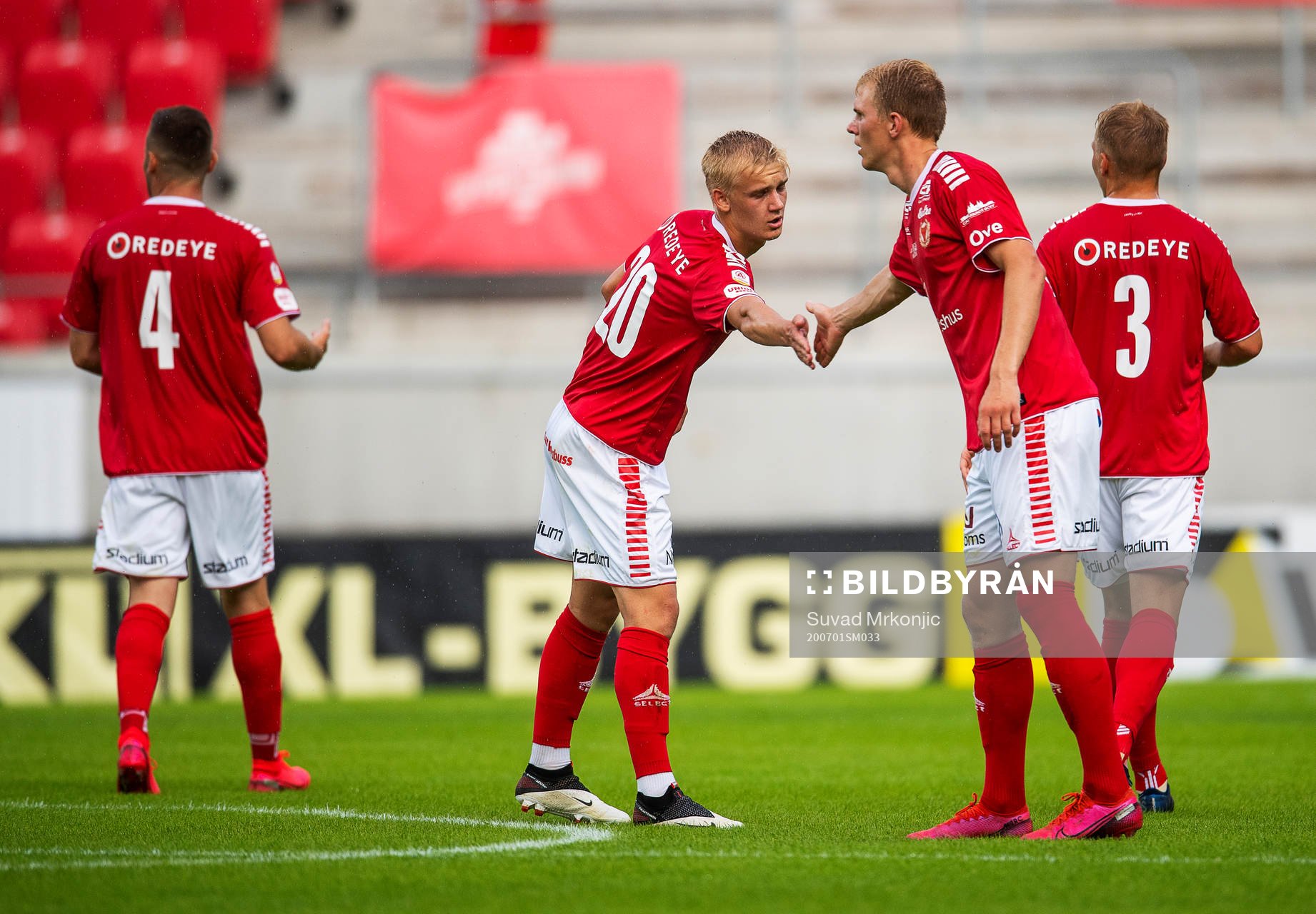 Kalmars Carl Gustafsson och Kalmars Edvin Crona  jublar