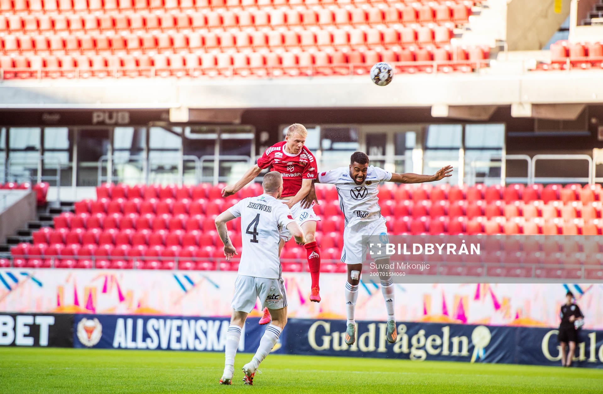 Kalmars Sebastian Ring och Östersunds Noah Sonko Sundberg