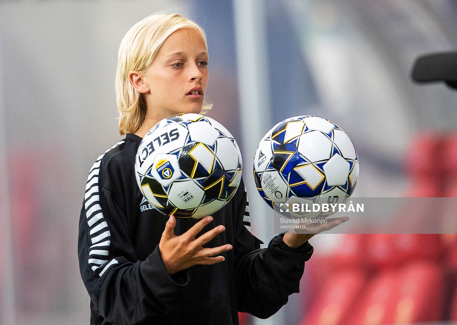 En bollkalle med två matchbollar