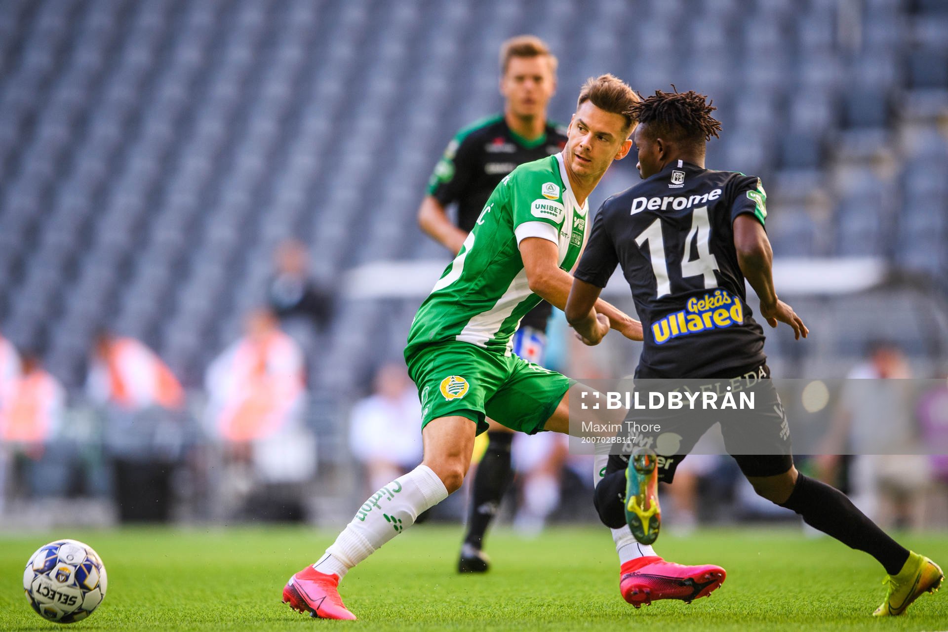 Hammarbys Alexander Kacaniklic och Varbergs Adama Fofana