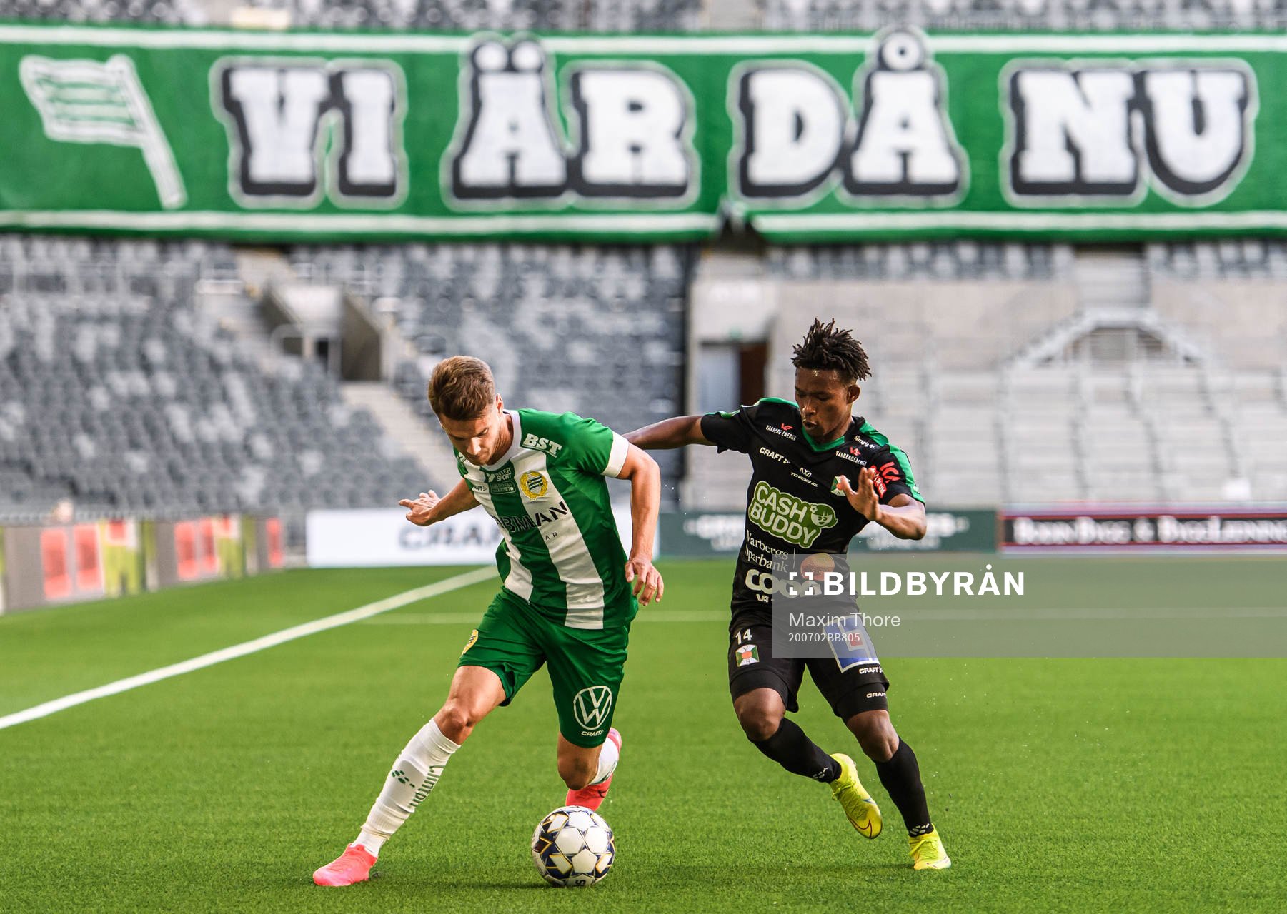 Hammarbys Alexander Kacaniklic och Varbergs Adama Fofana