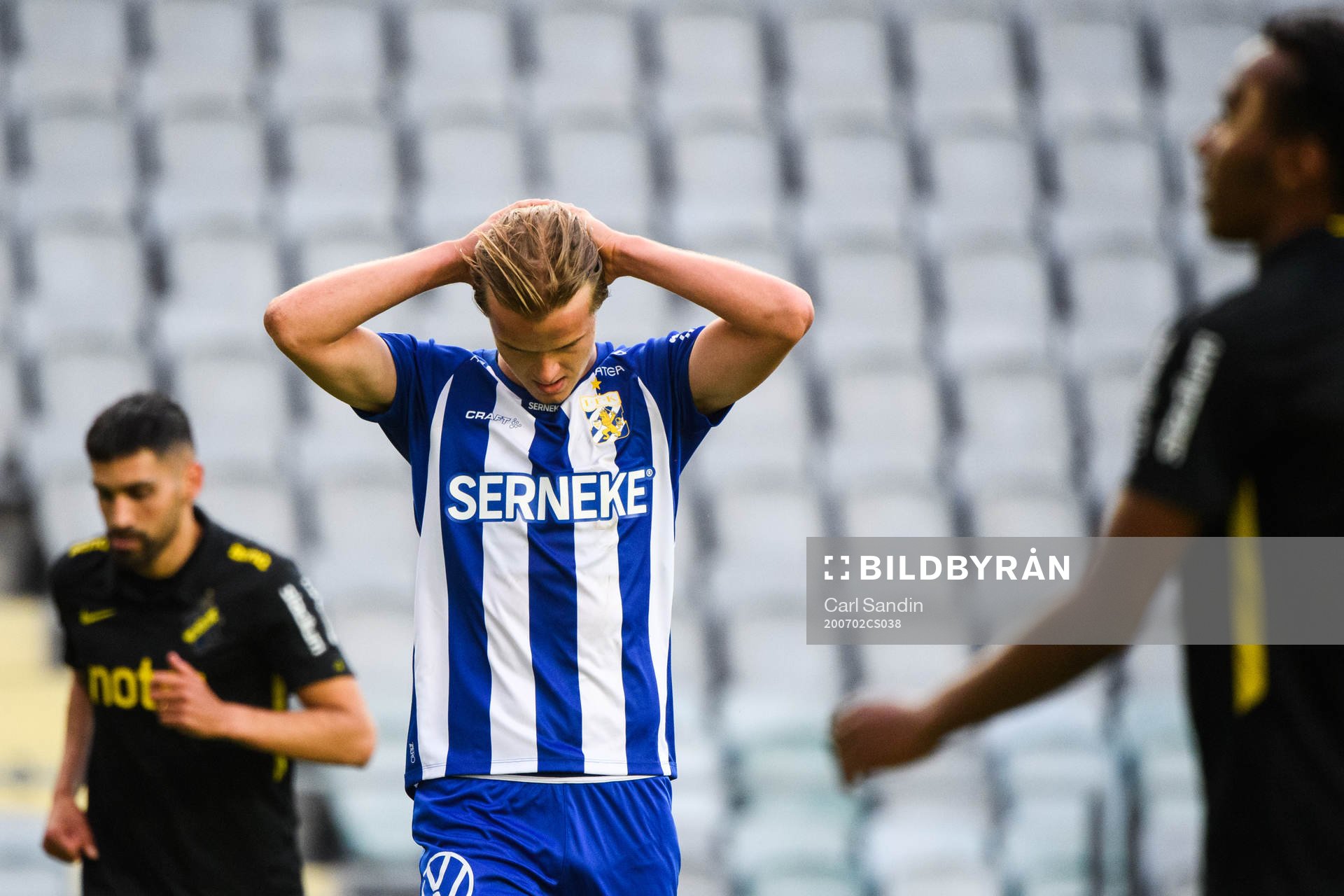 IFK Göteborgs August Erlingmark deppar
