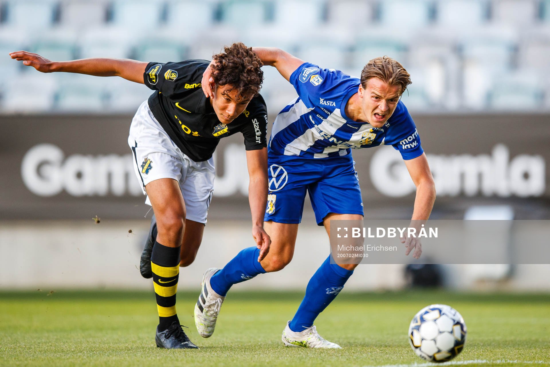 s Robin Tihi och IFK Göteborgs August Erlingmark