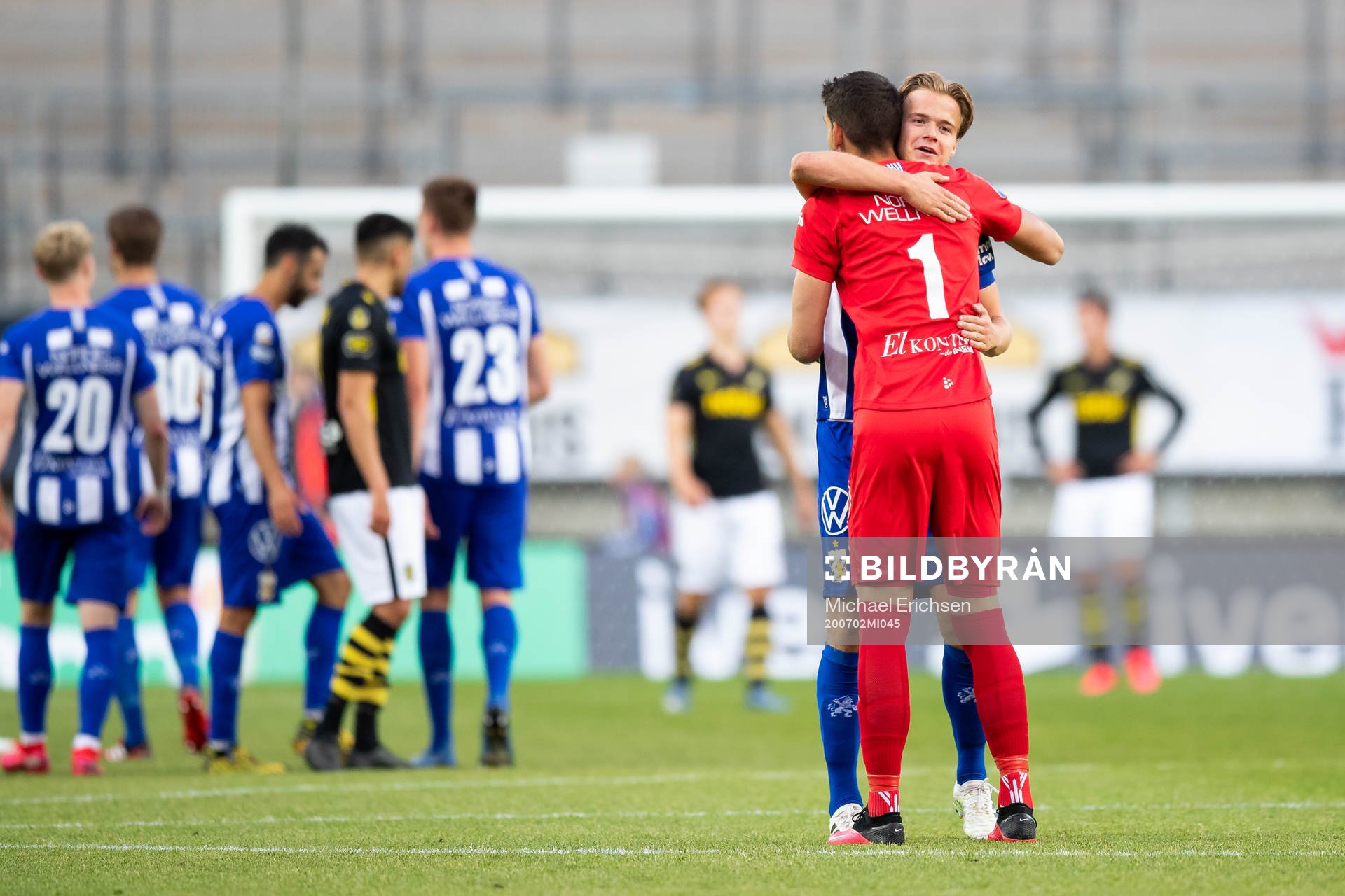 IFK Göteborgs August Erlingmark och målvakt Ioannis