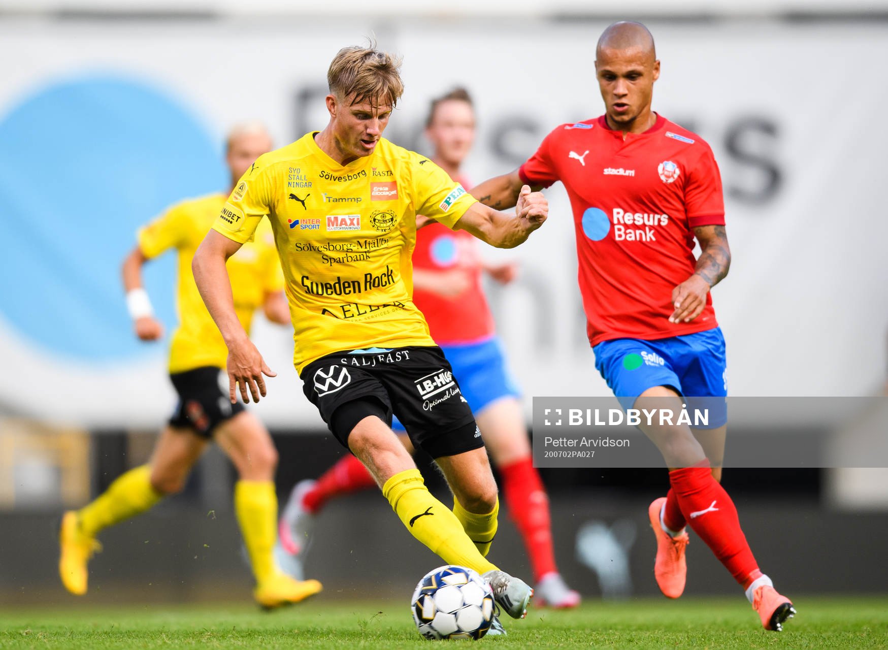 Mjällbys Eric Björkander och Helsingborgs Anthony van