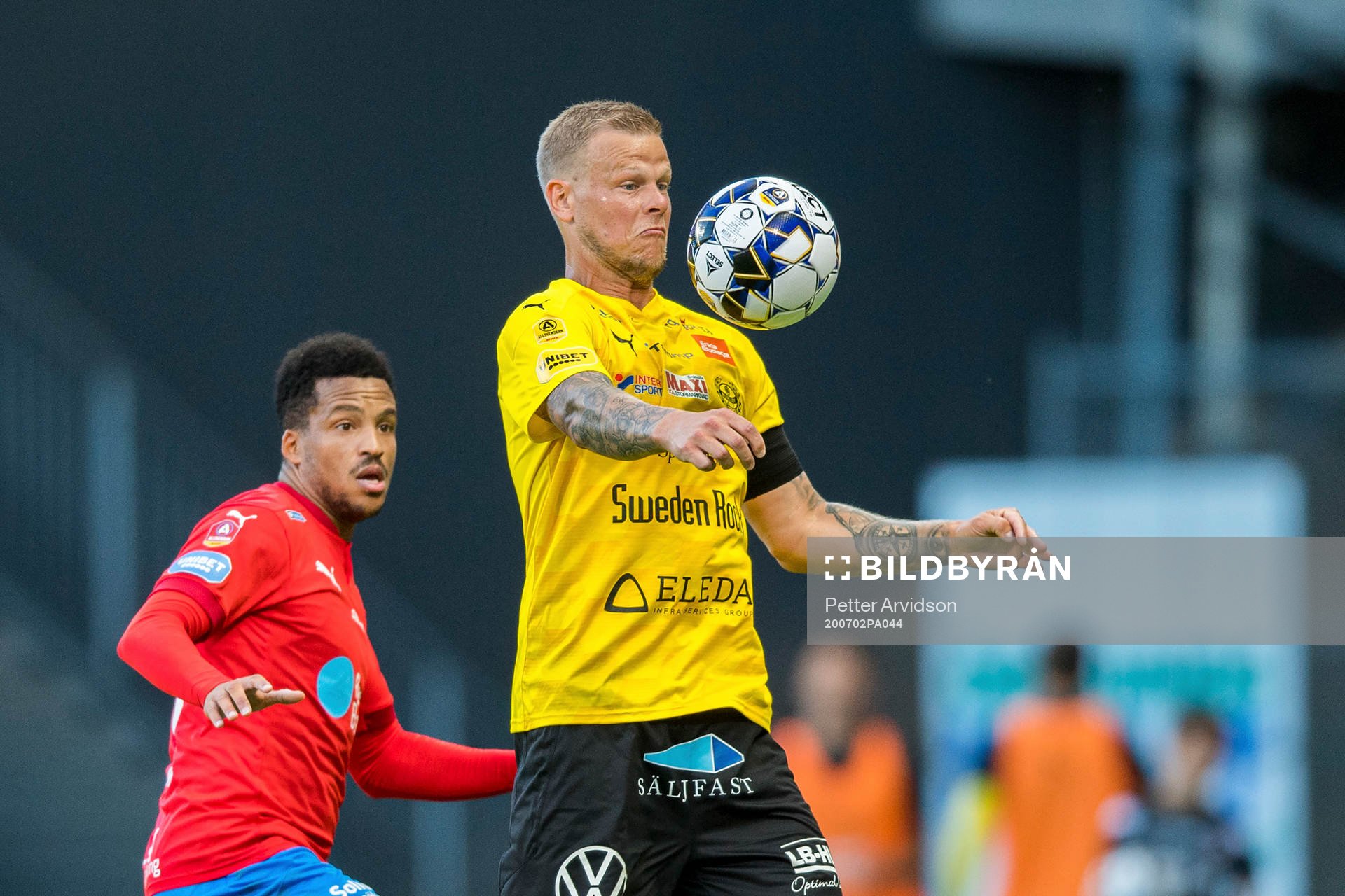Helsingborgs Martin Olsson och Mjällbys David Löfquist