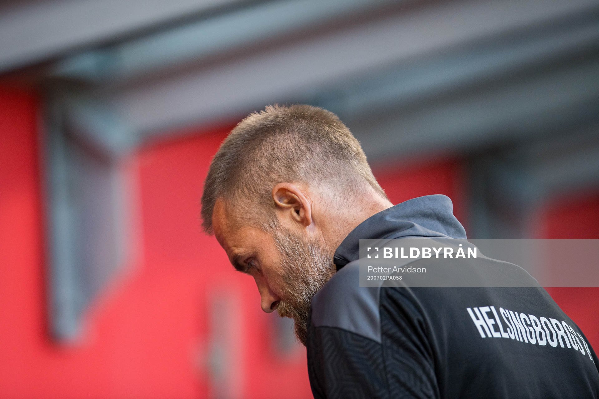 Helsingborgs tränare Olof Mellberg deppar