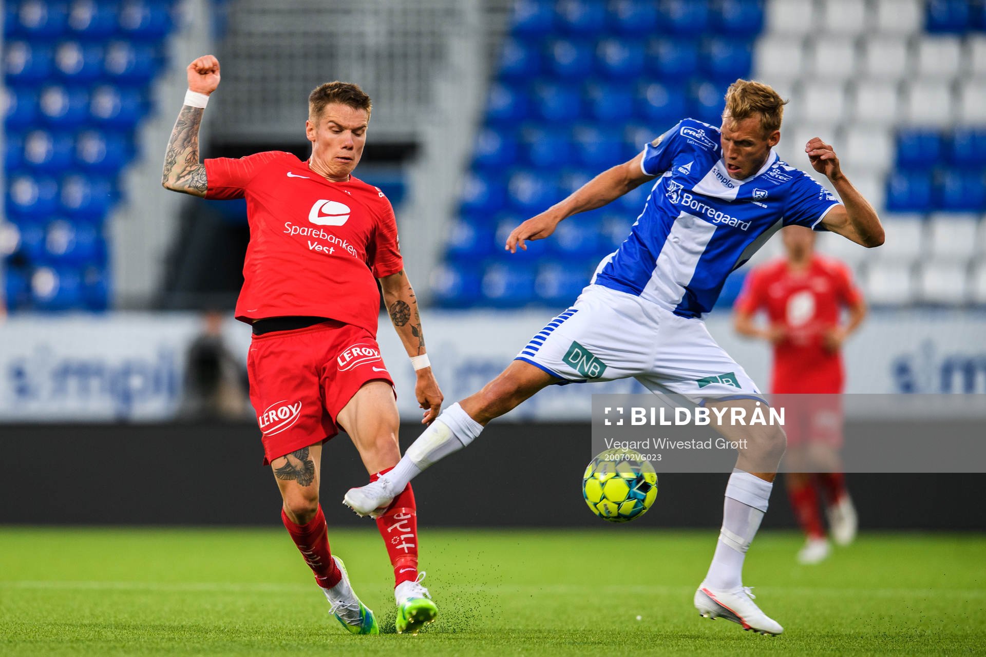 Robert Taylor of Brann and Jonathan Lindseth of Sarpsborg