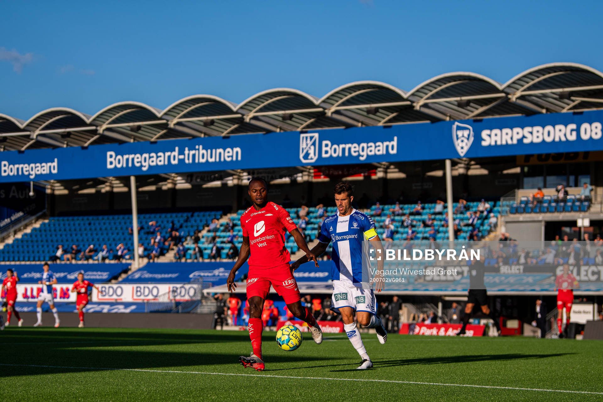 Gilbert Koomson of Brann and Joachim Thomassen of Sarpsborg