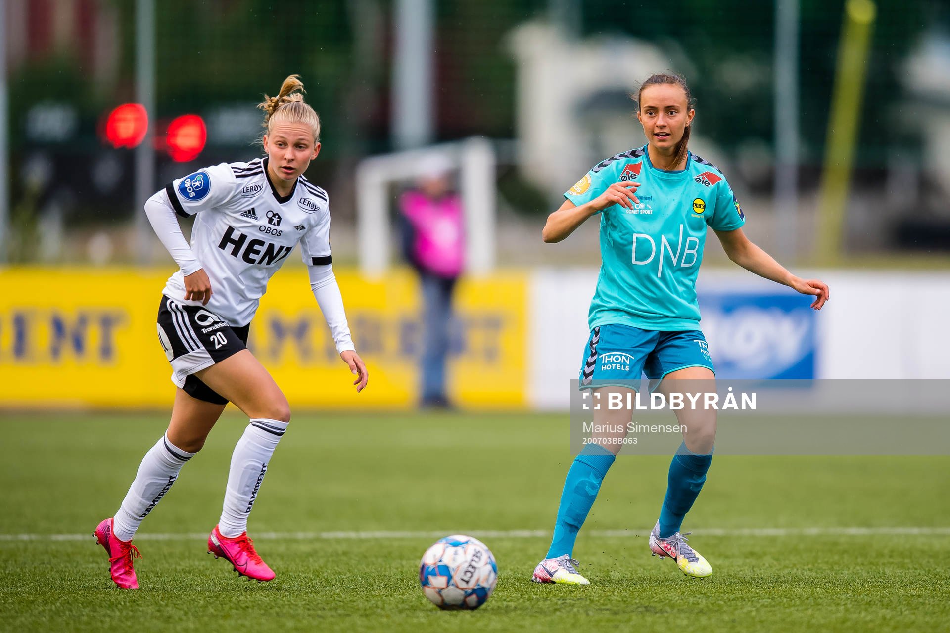 Emilie Marie Joramo of Rosenborg and Andrea Wilmann of LSK