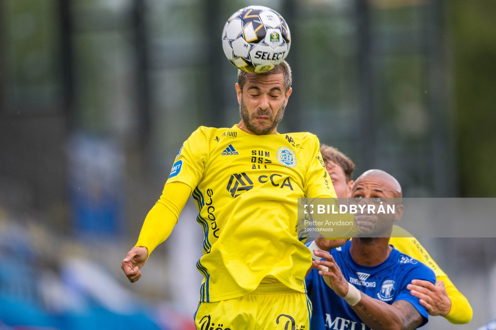 Sundsvalls Juan José Ciercoles Sagra och Trelleborgs Salif