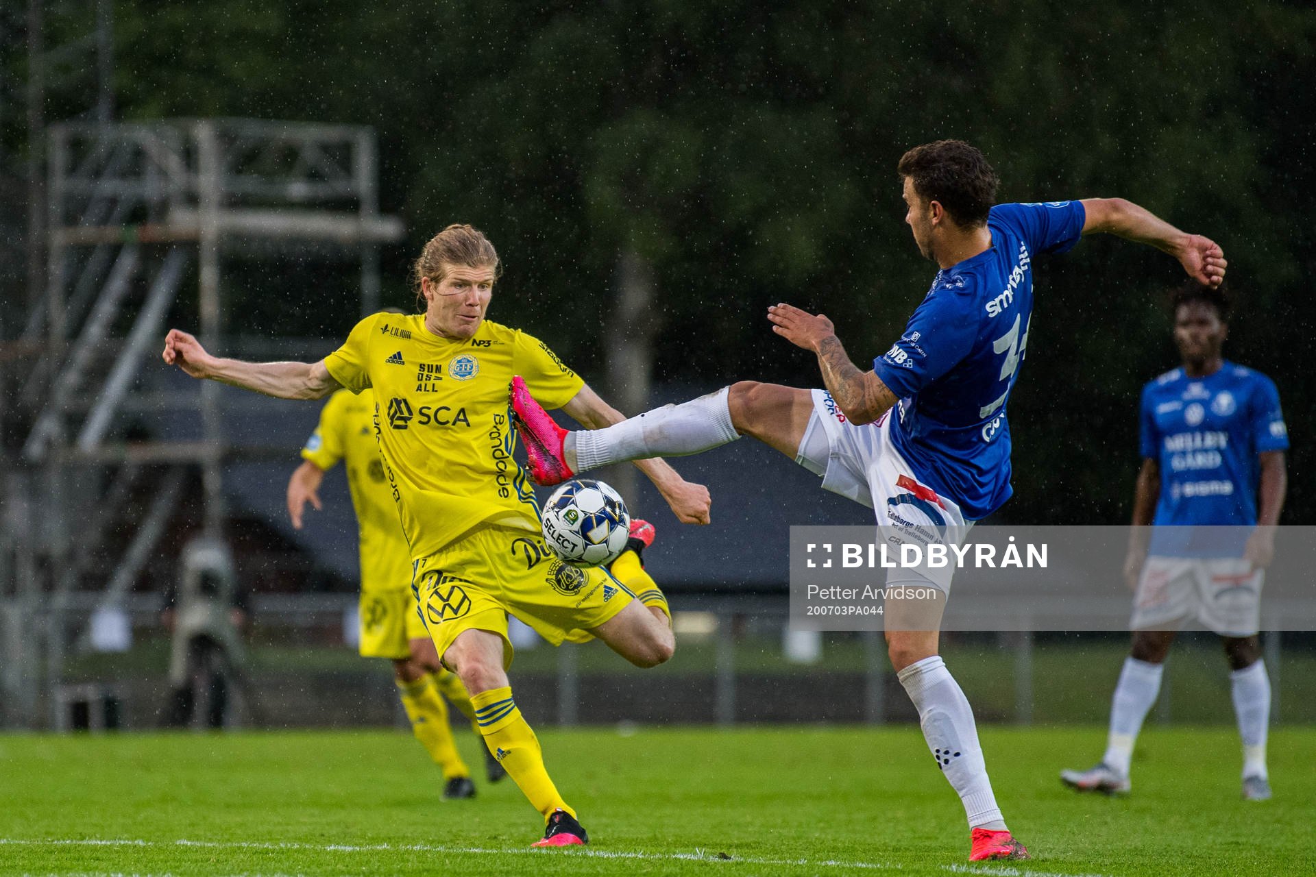 Sundsvalls Oliver Berg och Trelleborgs Herman Hallberg