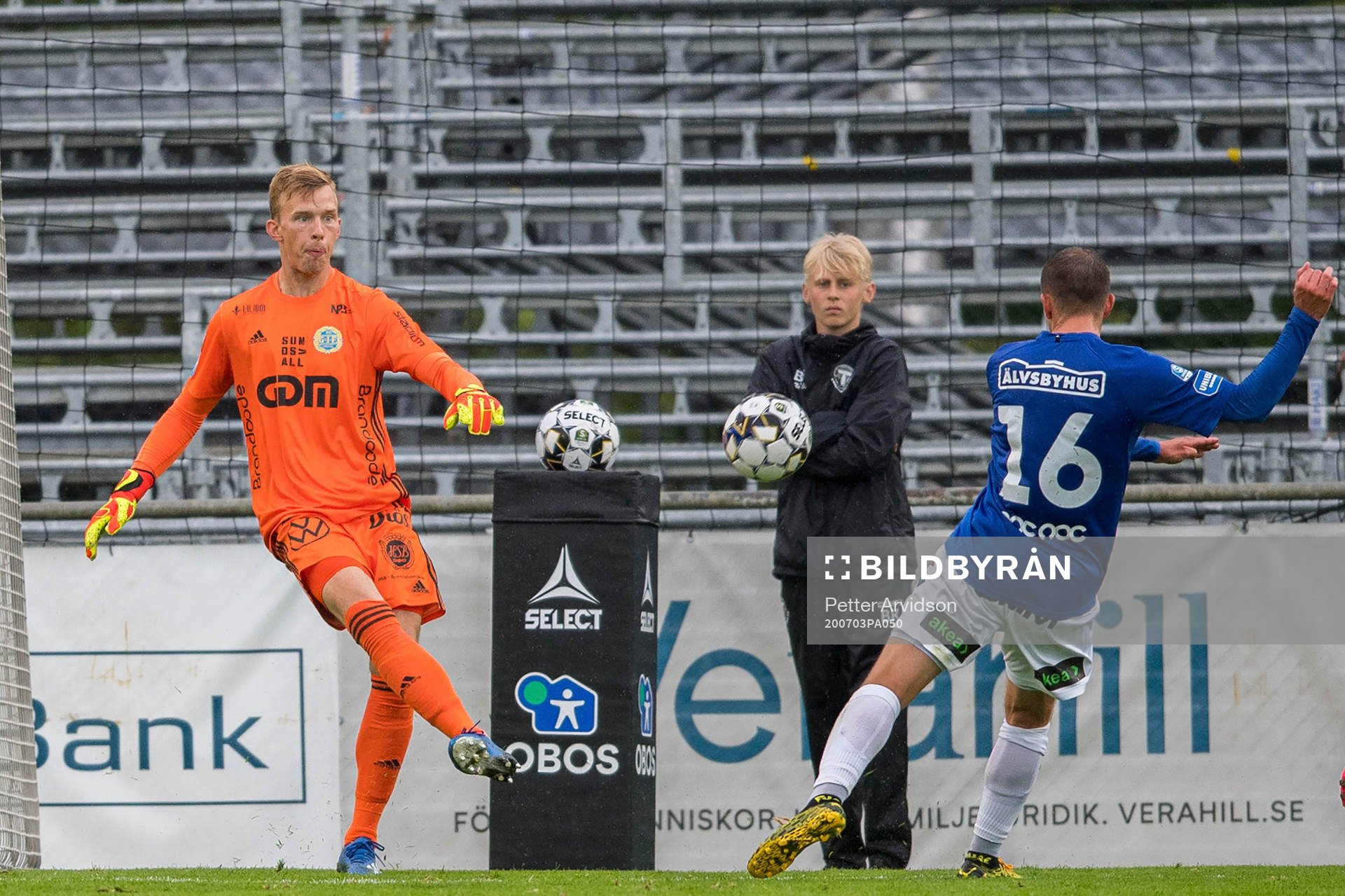 Sundsvalls målvakt Andreas Andersson och Trelleborgs Oscar