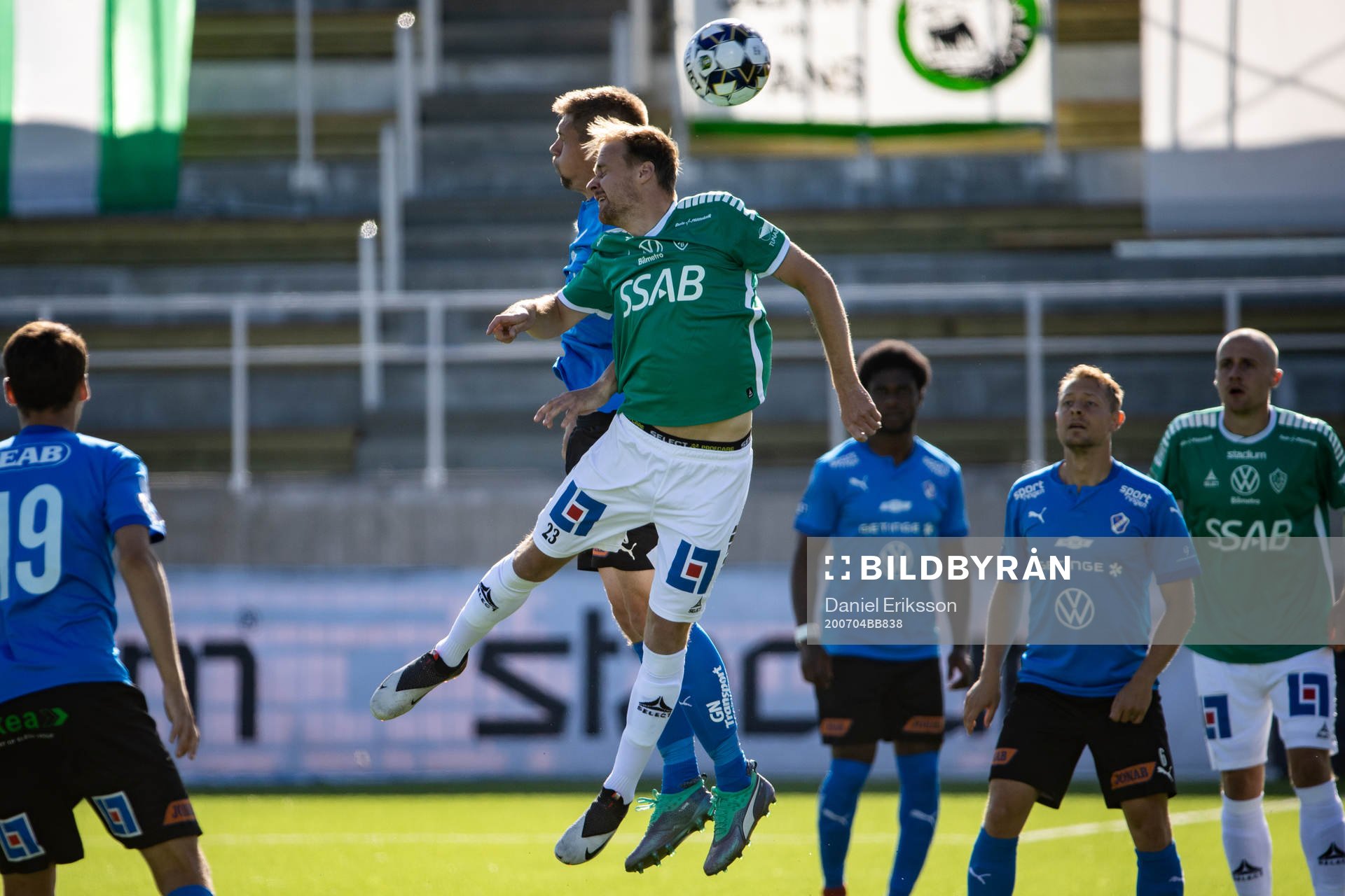 Brages Oscar Lundin och Halmstads Mikael Boman under fotbollsmatchen i Superettan  mellan Brage och Halmstad den 4 juli 2020 i Borlänge.