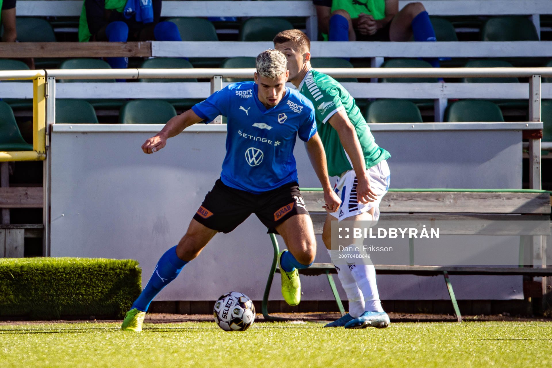 Halmstads Viktor Ljung under fotbollsmatchen i Superettan  mellan Brage och Halmstad den 4 juli 2020 i Borlänge.