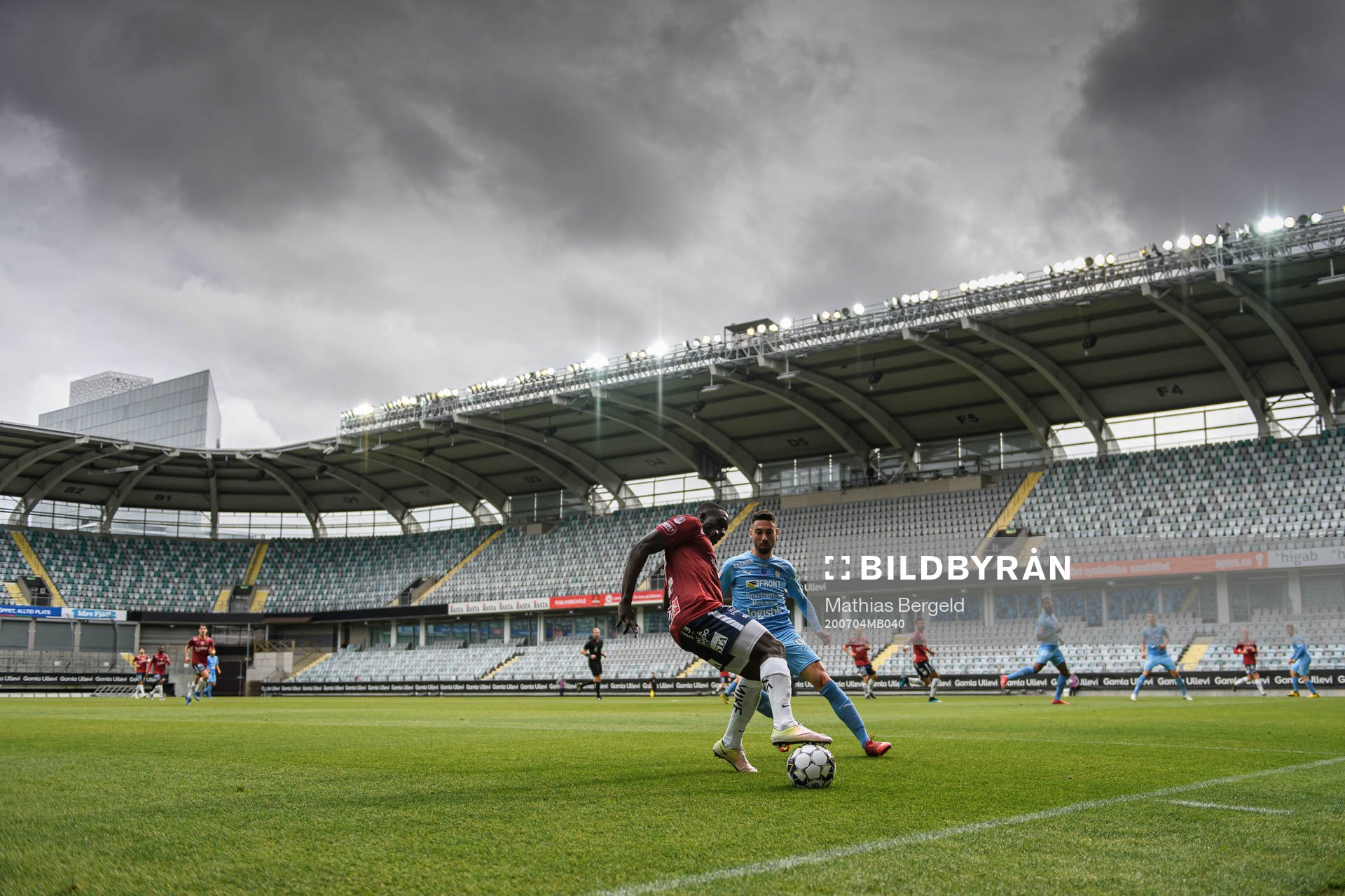 Örgrytes Bubacarr Jobe och AFC Eskilstunas Gabriel Somi