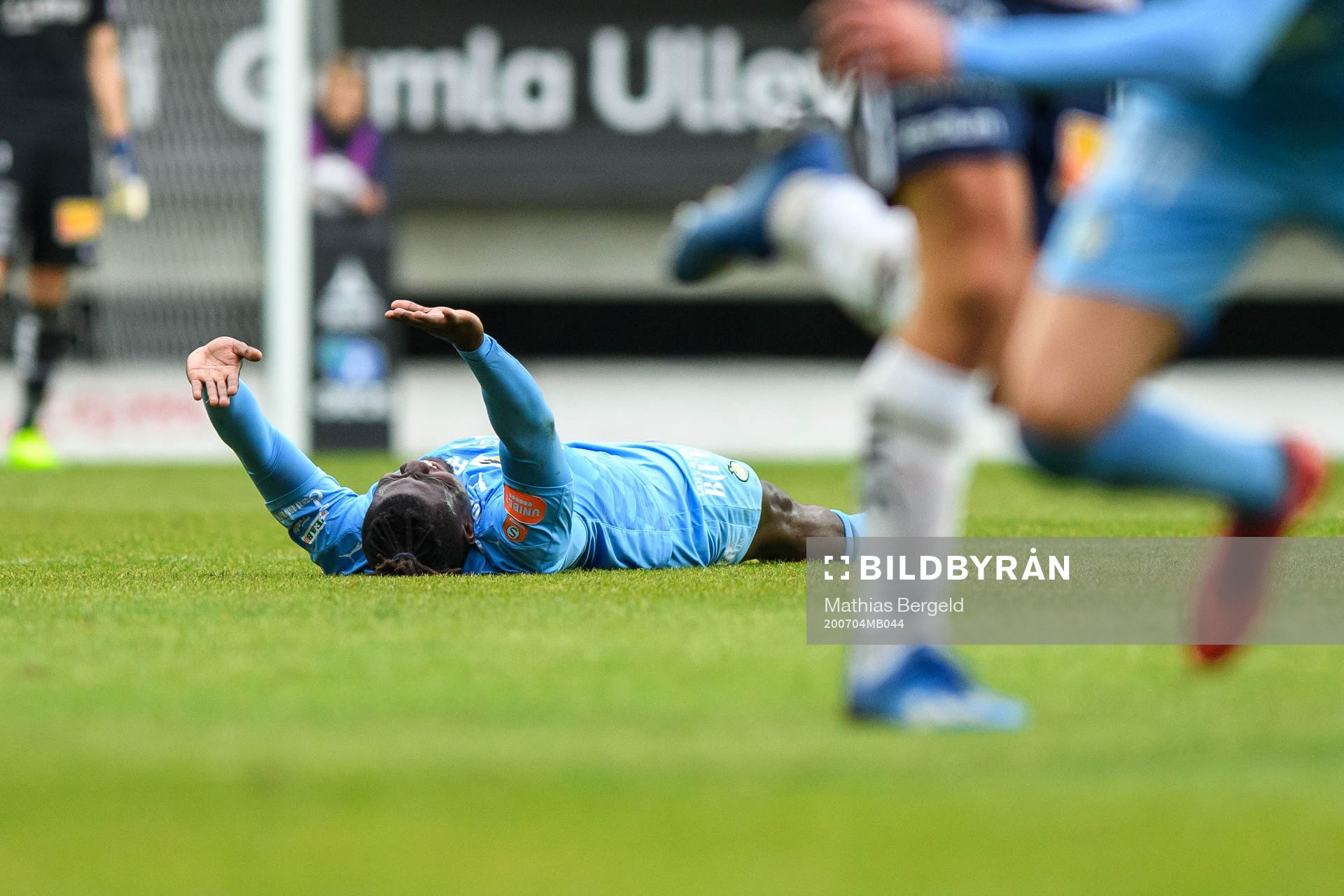 AFC Eskilstunas Samuel Nnamani har ont