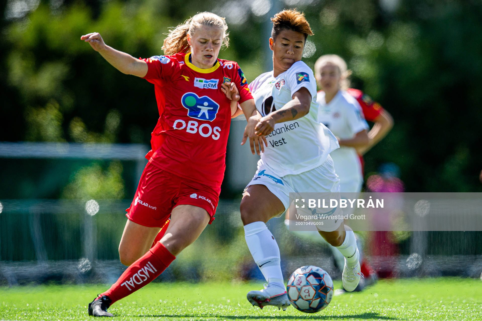 Mathilde Harviken of Røa and Meryll Abrahamsen of