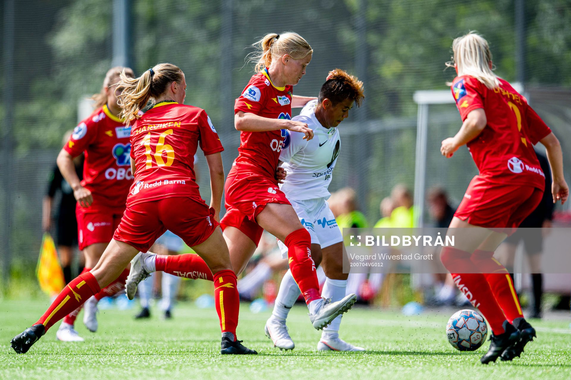 Kathrine Winnem Jørgensen of Røa and Meryll Abrahamsen of