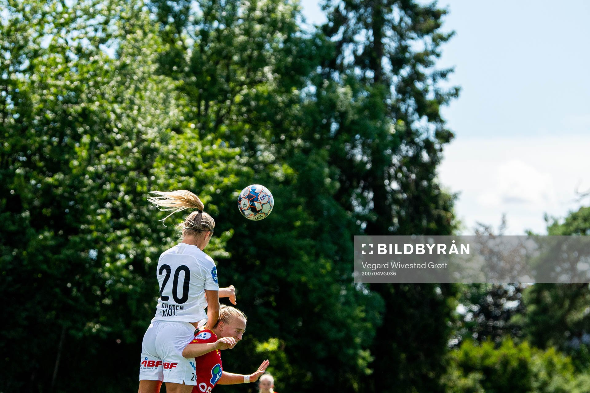 Emelie Løvgren of Arna-Bjørnar and Vilde Gullhaug Birkeli