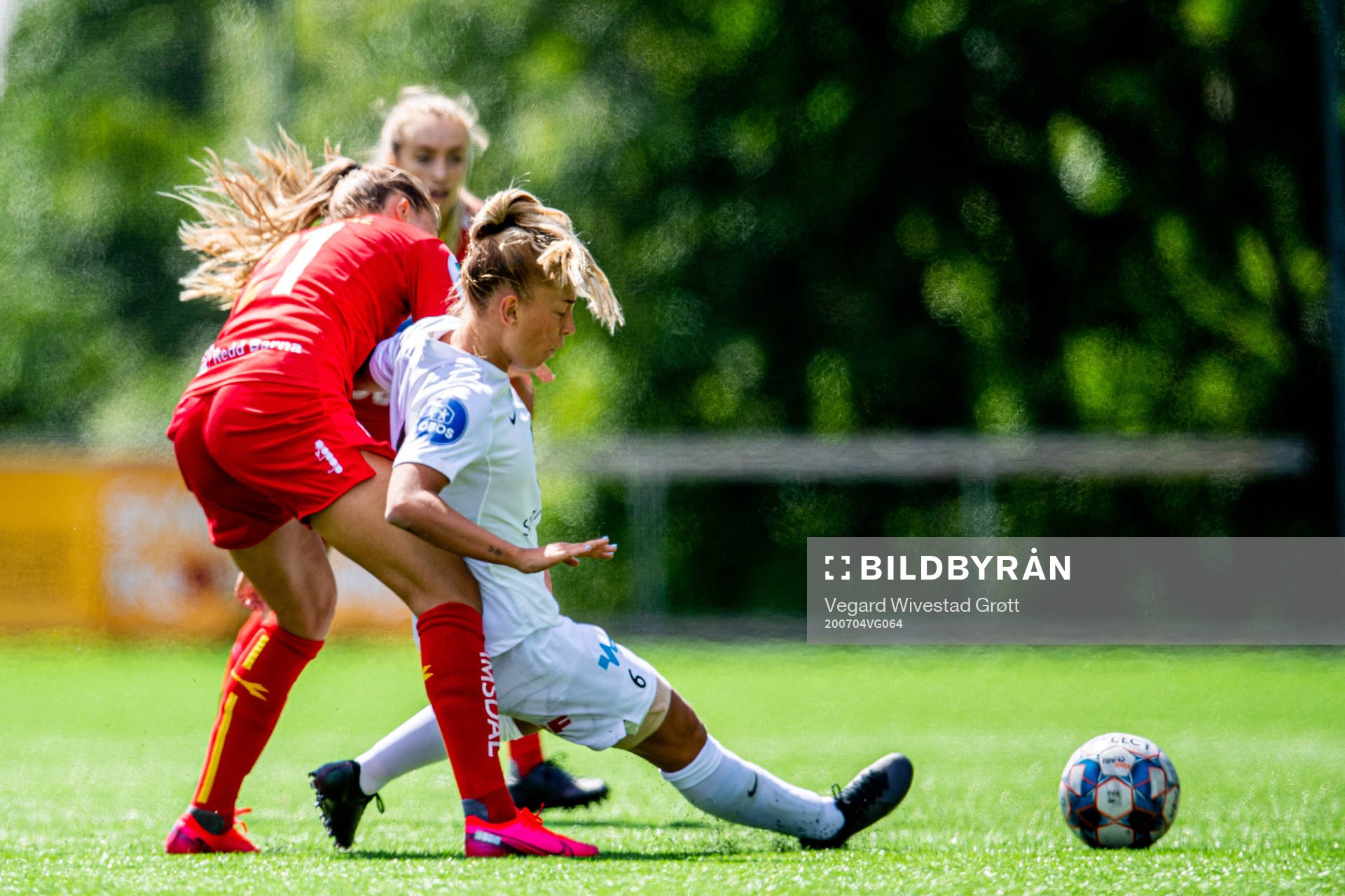 Vilde Fjelldal of Røa and Rikke Bogetveit Nygard of