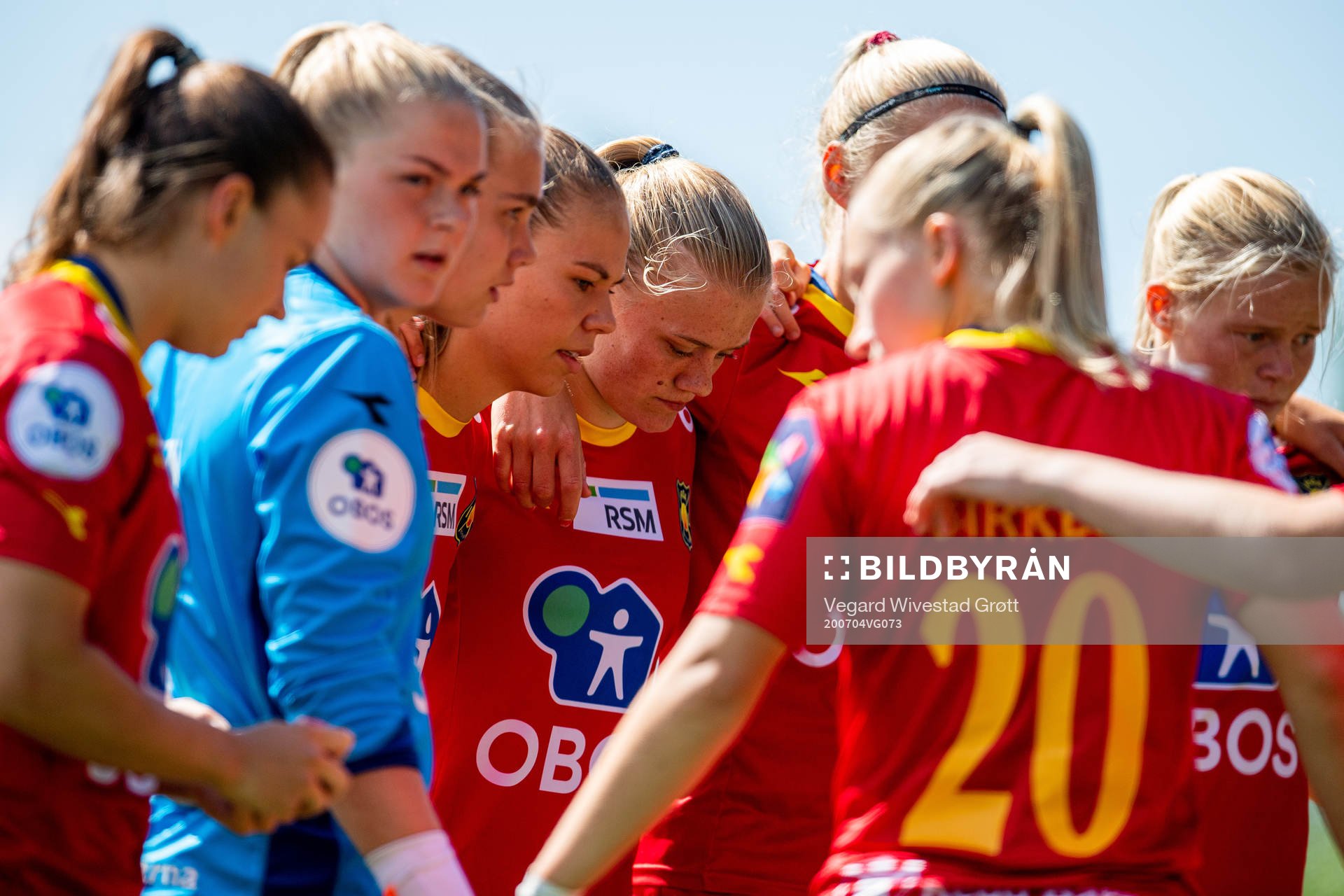 Mathilde Harviken and teammates of Røa