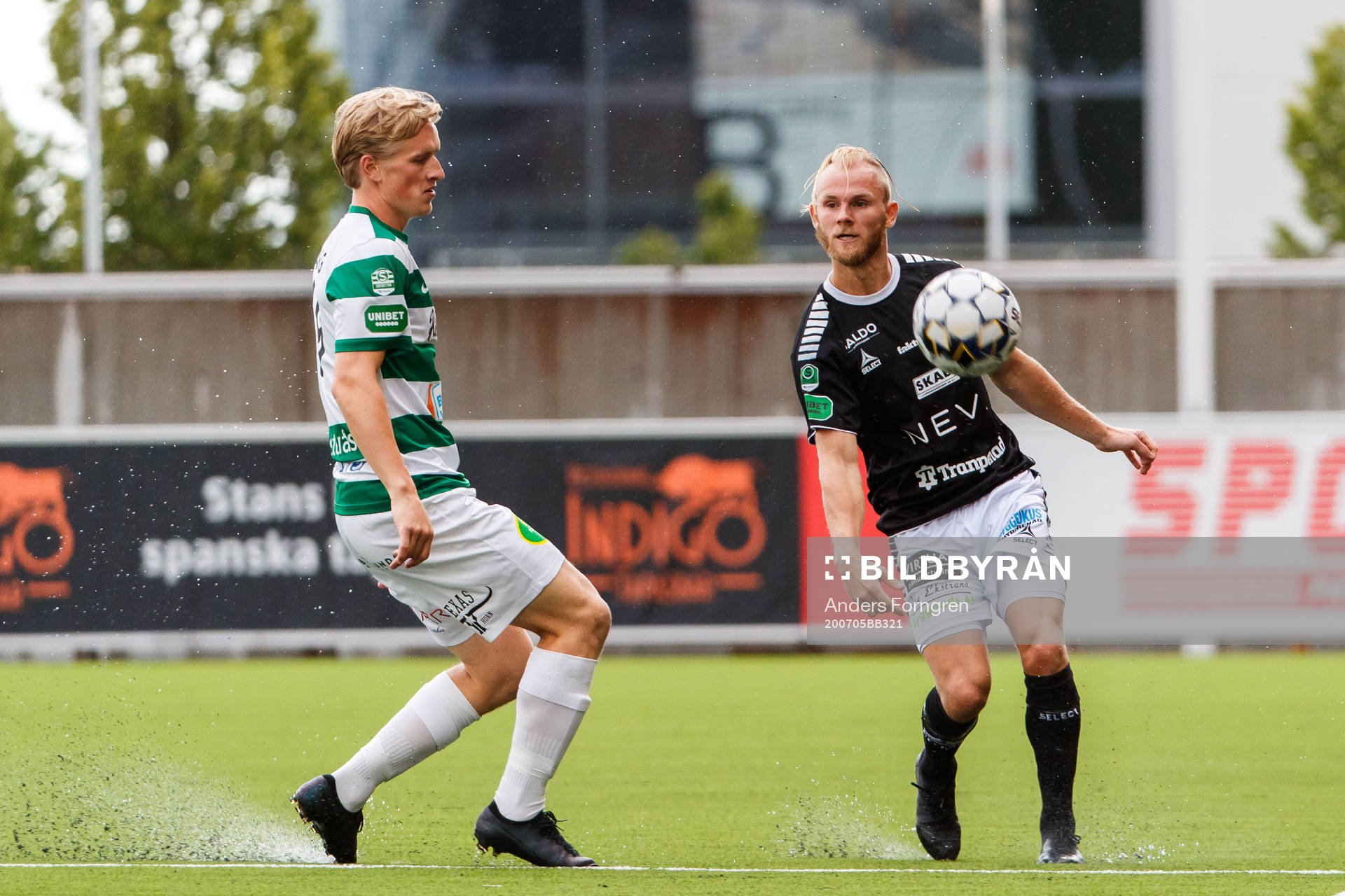 Västerås Douglas Karlberg och GAIS Niklas Andersen
