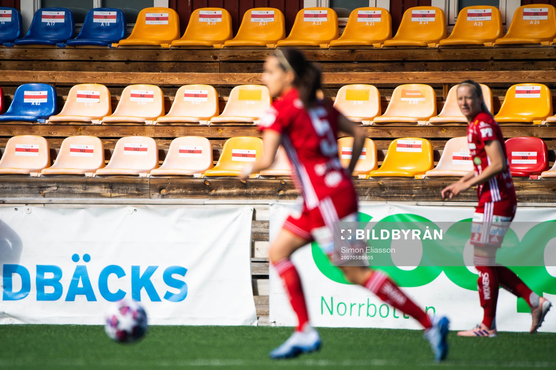 Tomma läktare på LF Arena