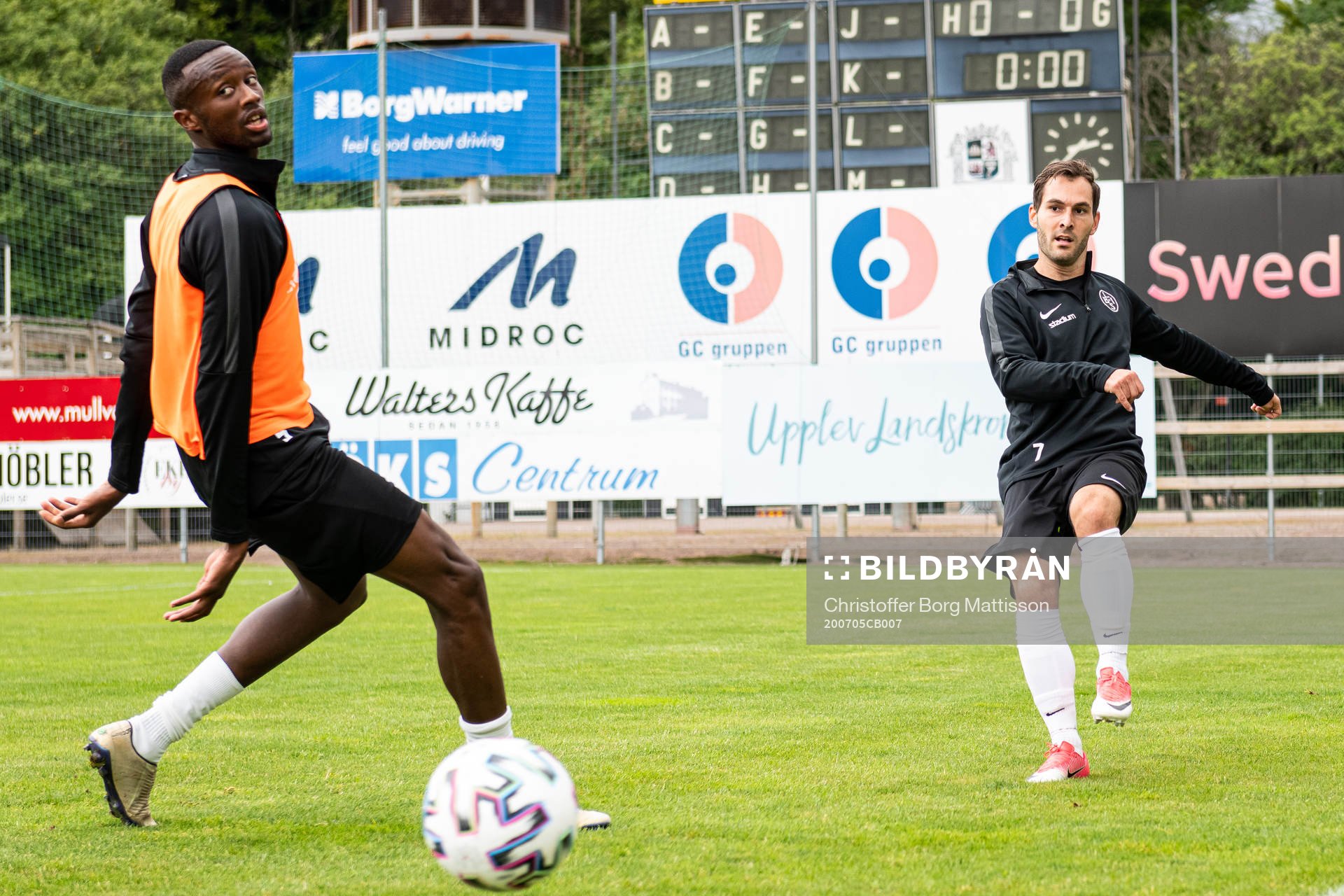Landskronas Herve Prudence Nshimirmana och Alexander Tkacz