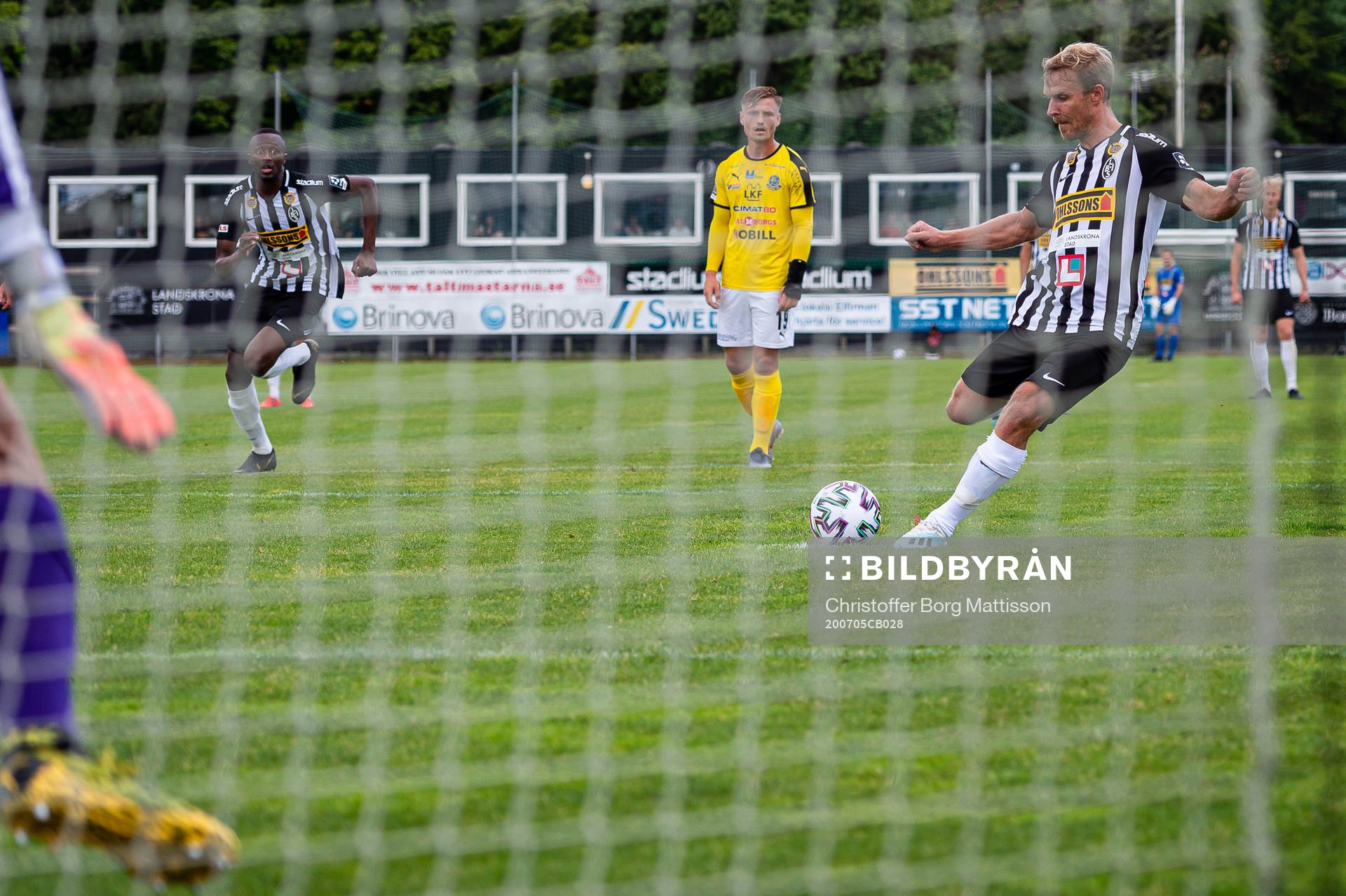 Landskronas Linus Olsson gör 2-1 på straffspark