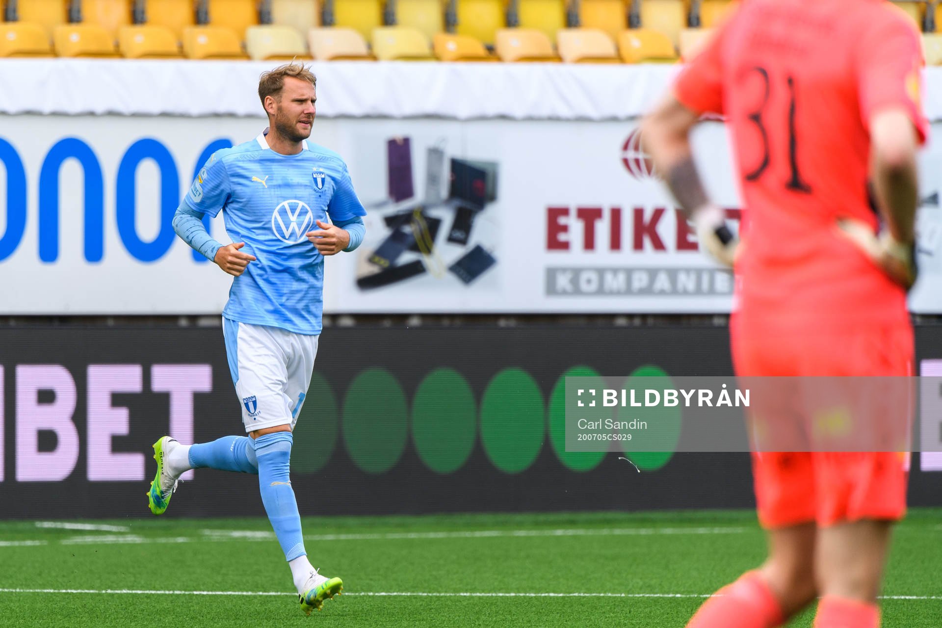 Malmö FFs Ola Toivonen gör entré