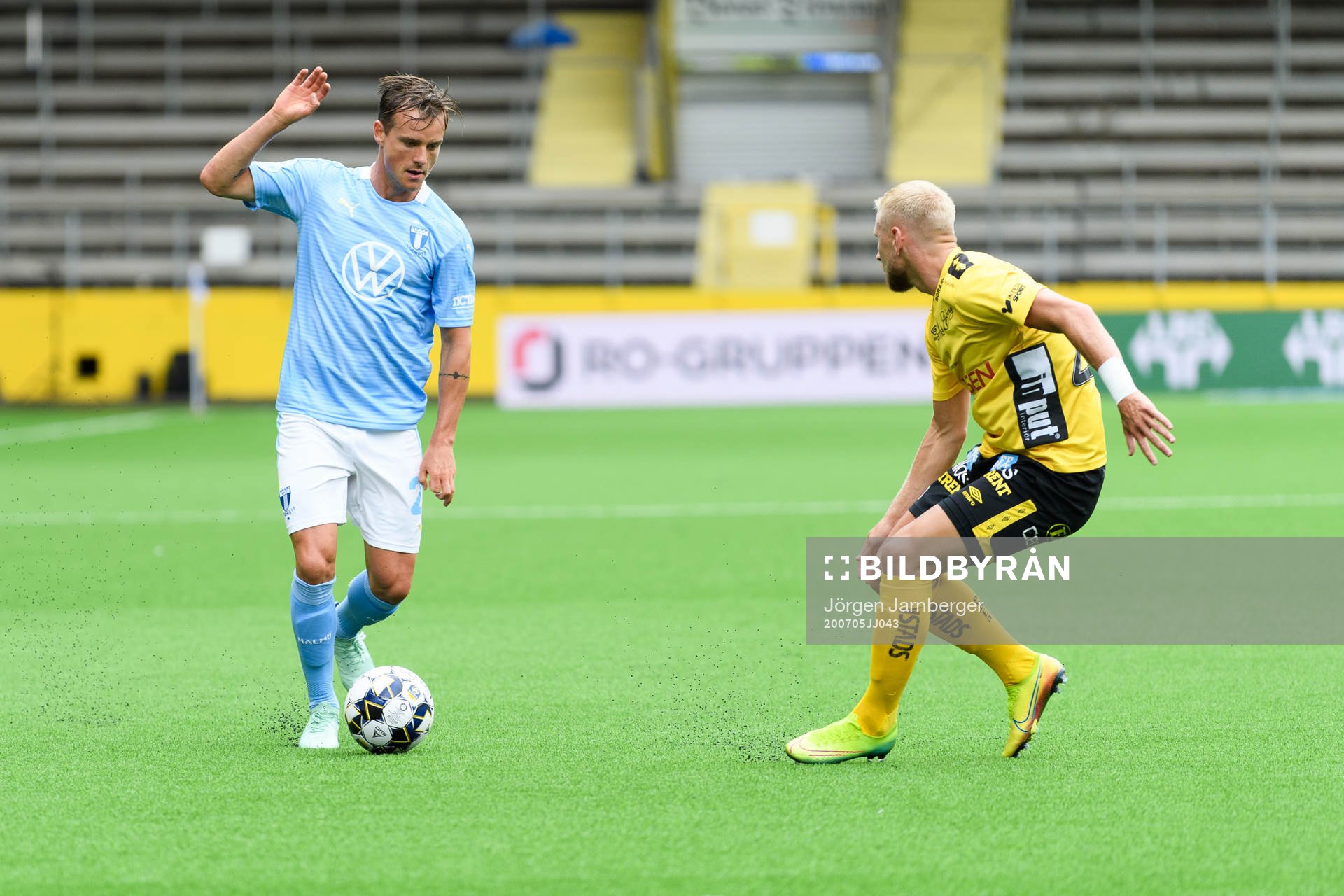 Malmö FFs Eric Larsson och Elfsborgs Simon Strand