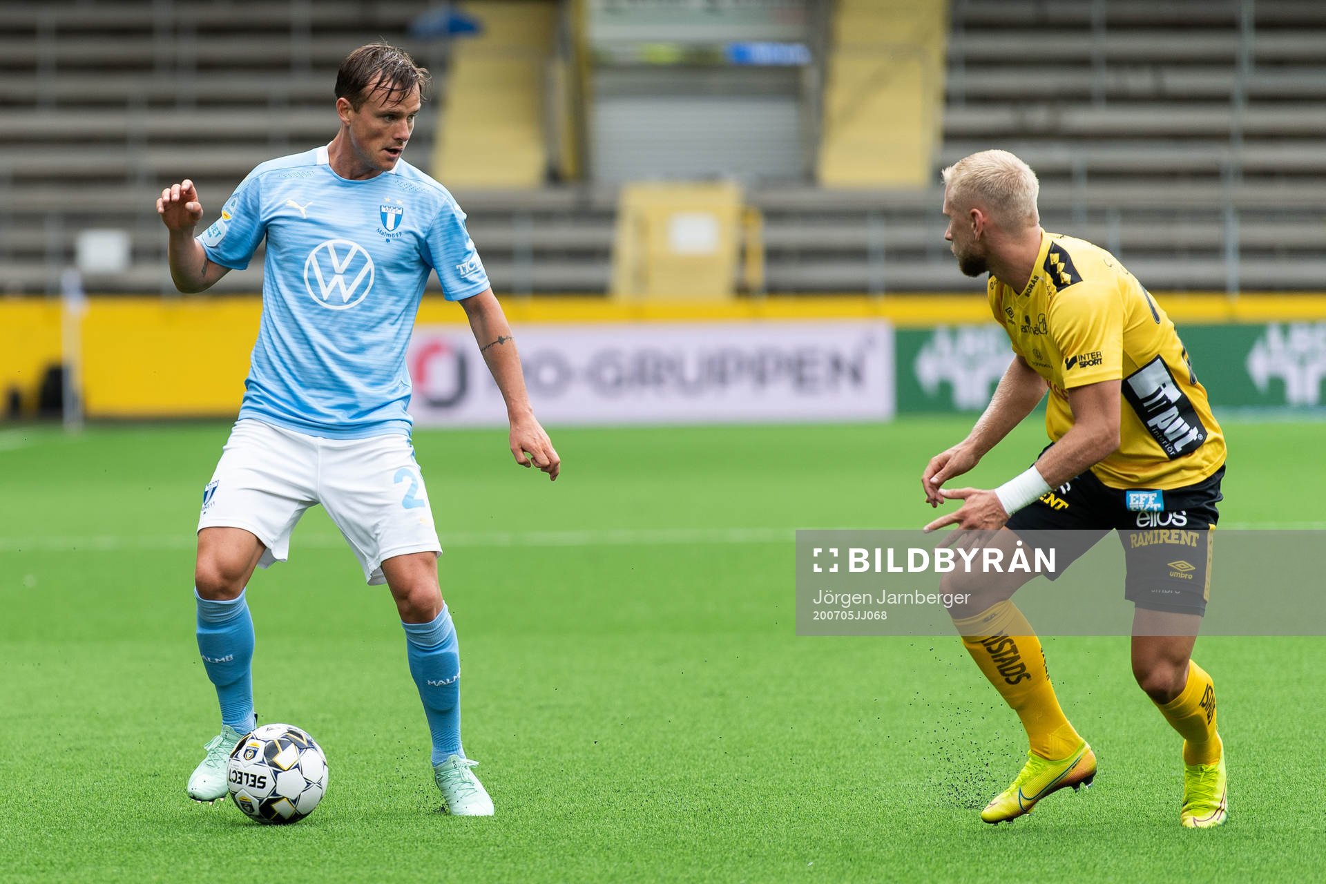Malmö FFs Eric Larsson och Elfsborgs Simon Strand
