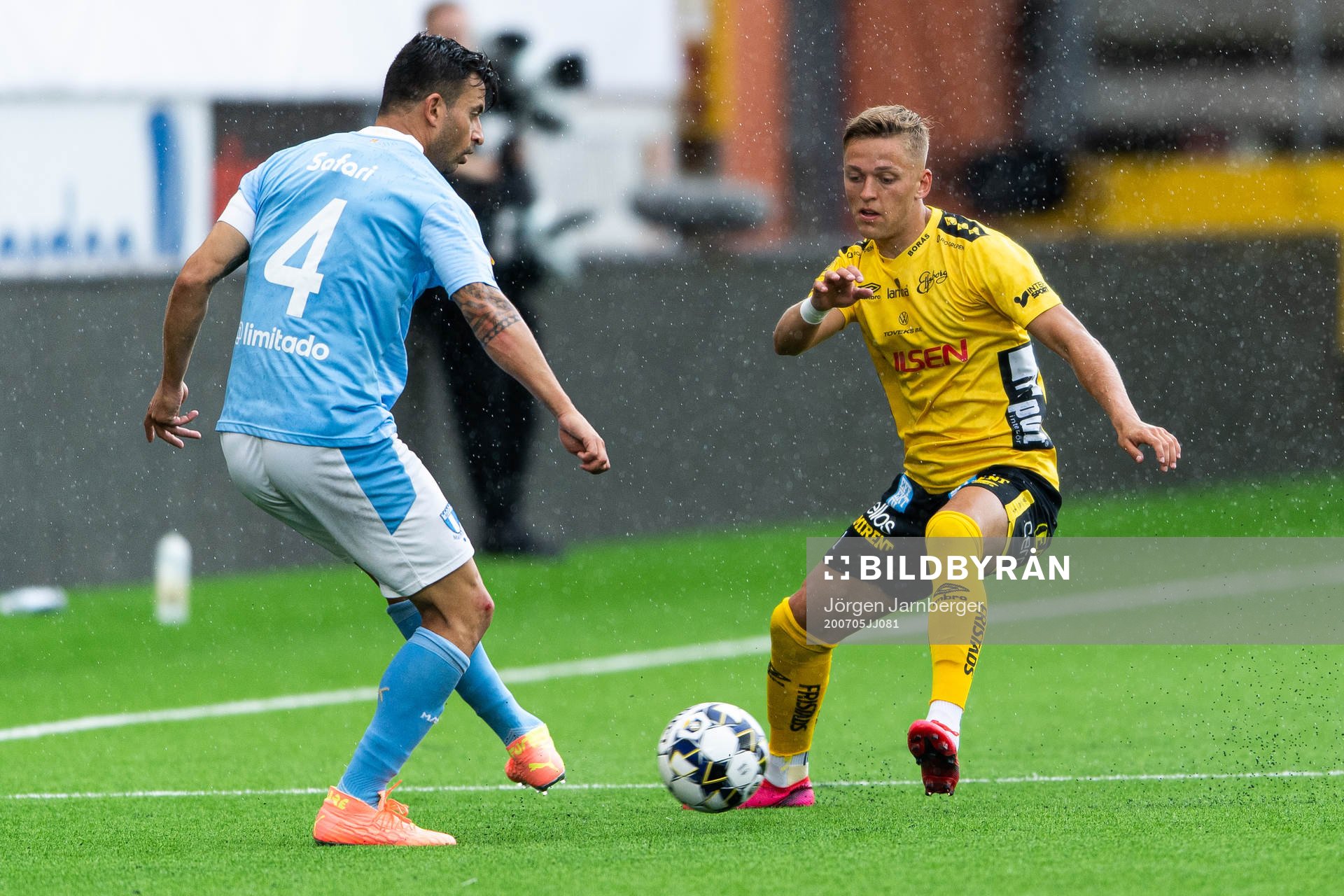 Elfsborgs Jesper Karlsson och Malmö FFs Behrang Safari