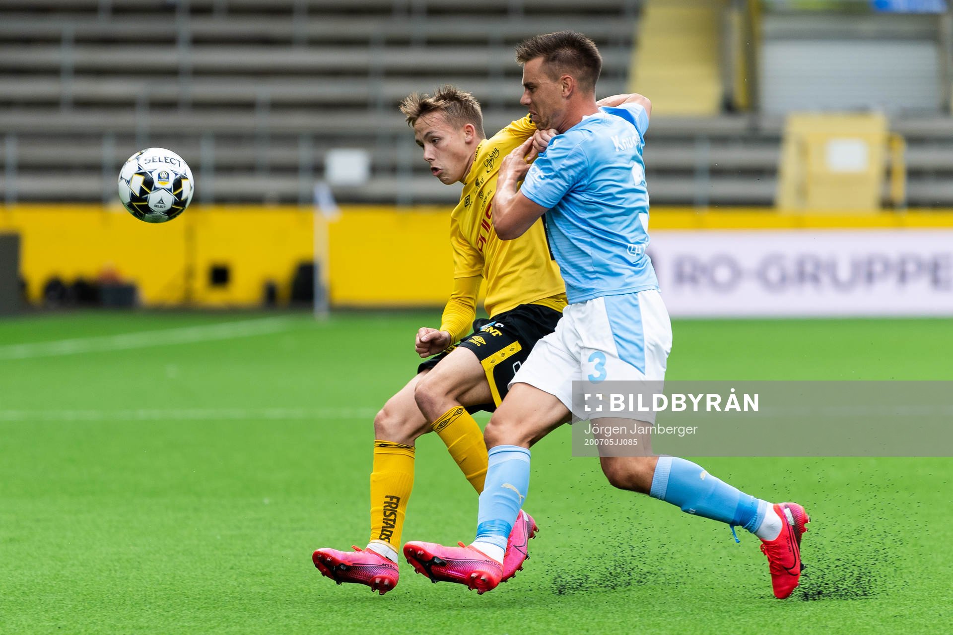 Elfsborgs Jacob Ondrejka och Malmö FFs Jonas Knudsen