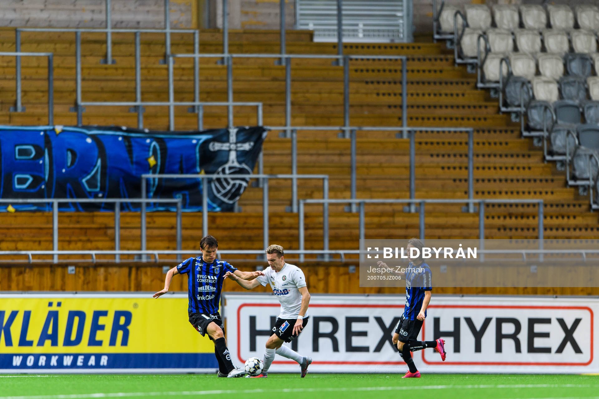 Sirius Hjalmar Ekdal och Örebros Jake Larsson