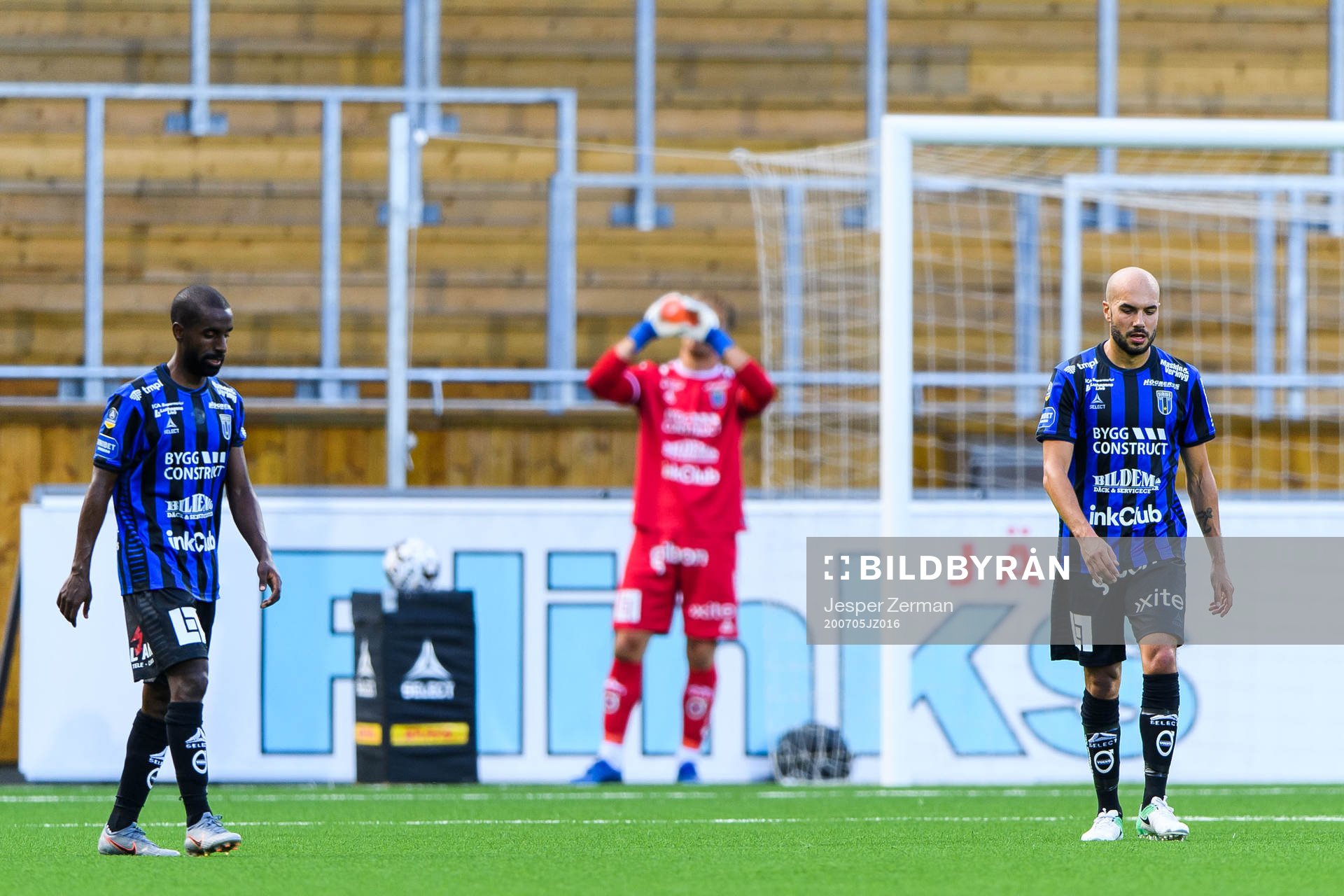 Sirius Mohammed Khalid Saeid och Karl Larson deppar