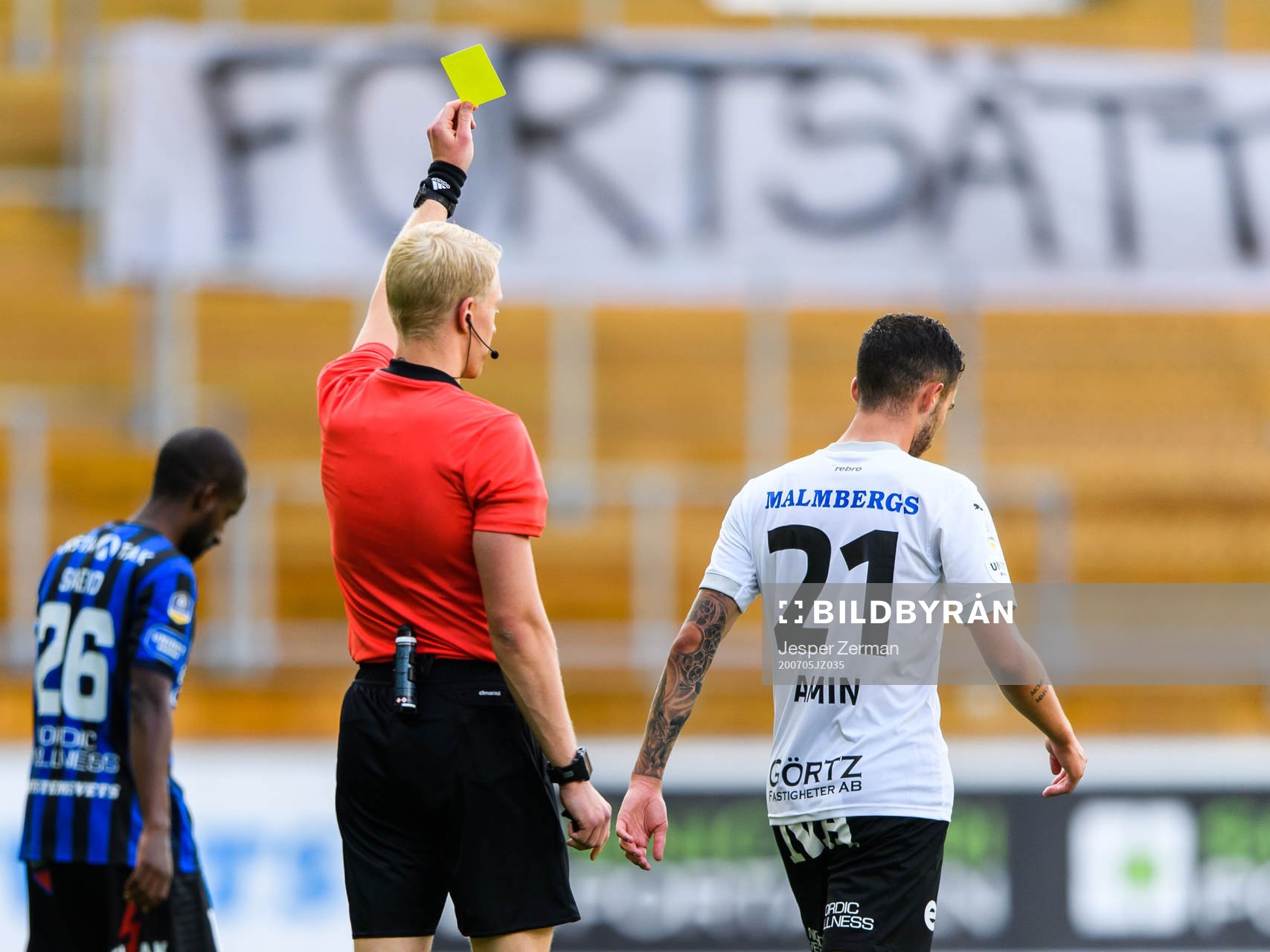 Örebros Simon Amin tilldelas en varning