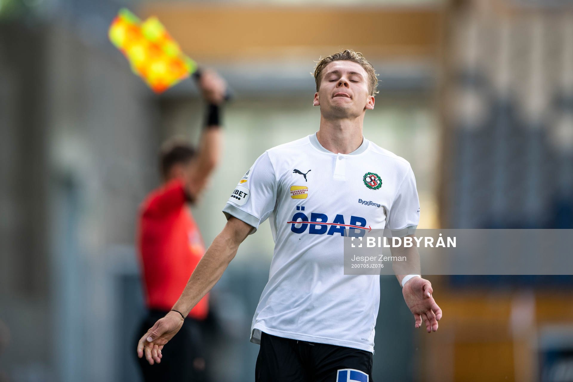 Örebros Jake Larsson deppar