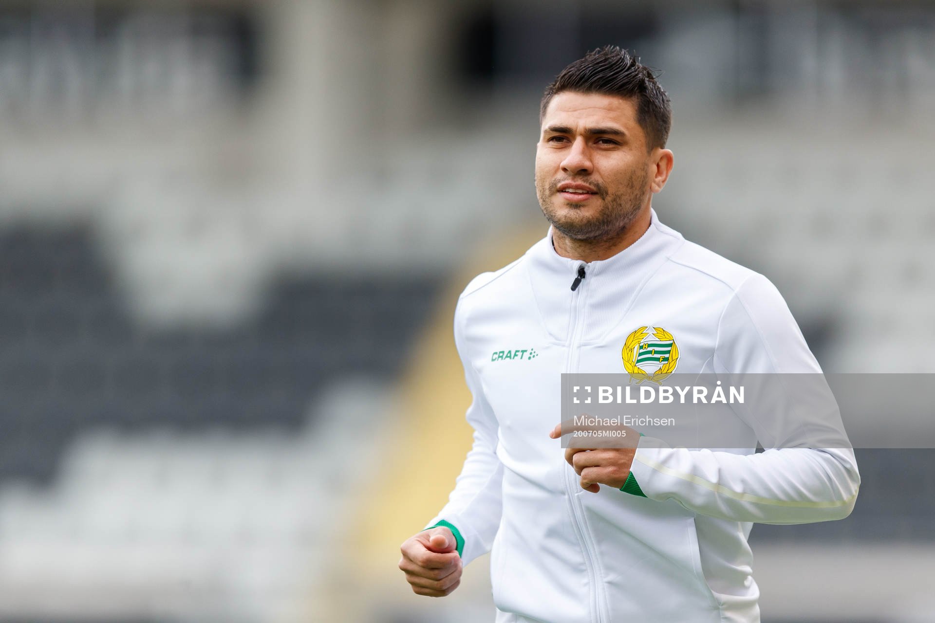 Hammarbys Paulinho värmer upp