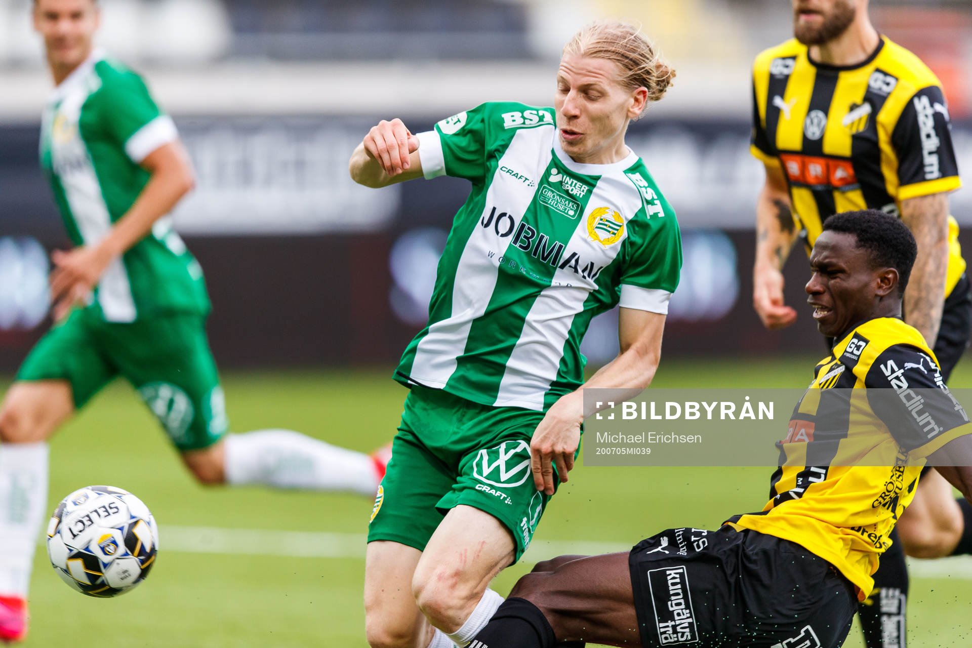 Hammarbys Gustav Ludwigson och Häckens Godswill Ekpolo