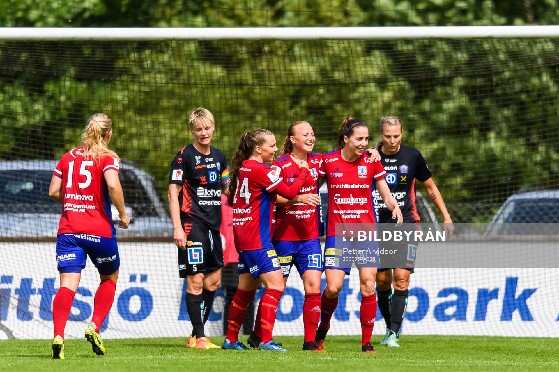 Linköpings Nilla Fischer och Lisa Hurtig deppar medan