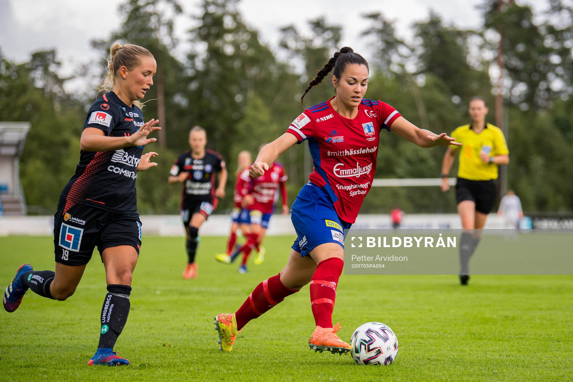 Linköpings Ronja Artonsson och Vittsjös Michelle De Jongh