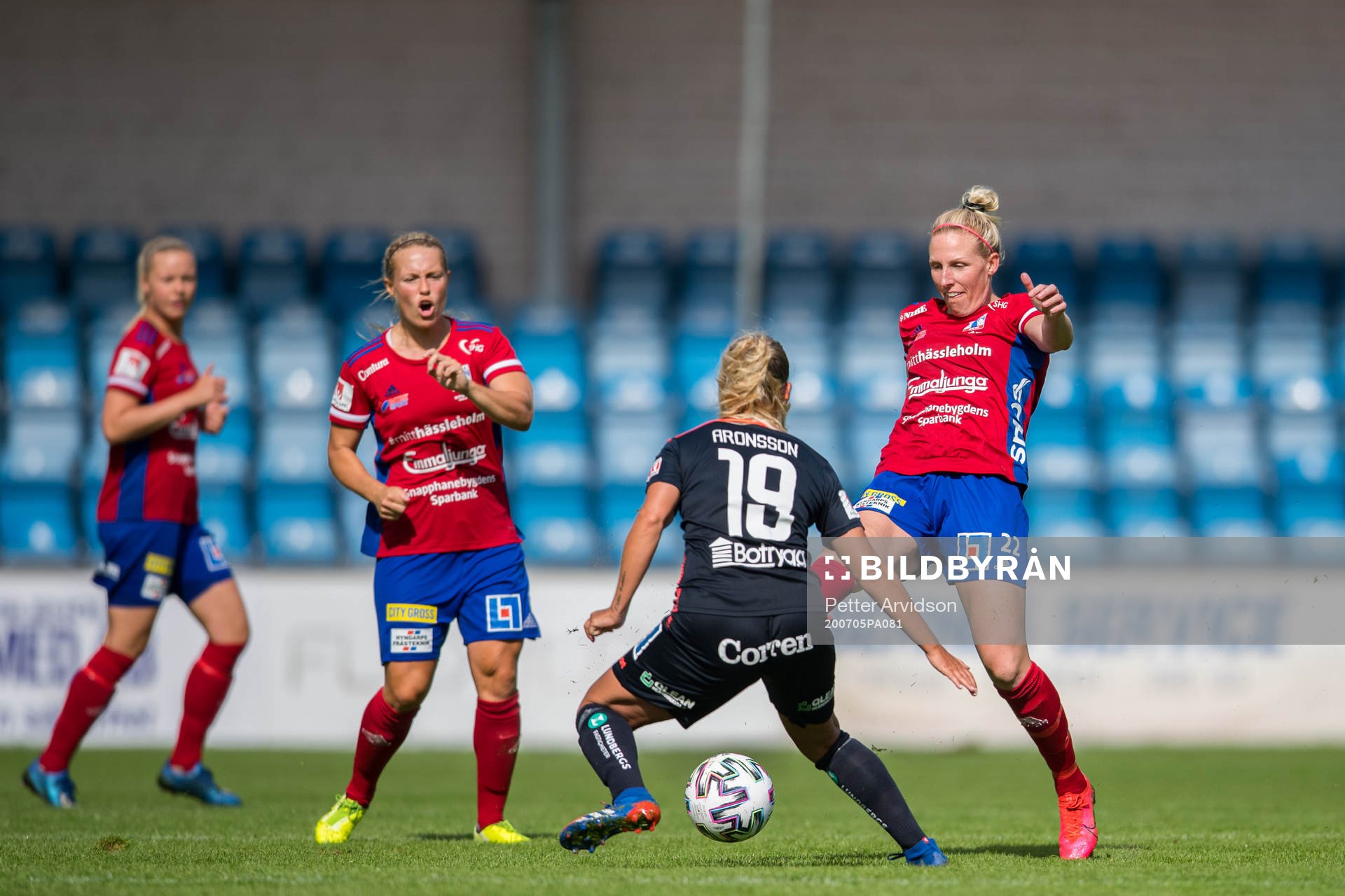 Vittsjös Sandra Adolfsson och Linköpings Ronja Artonsson