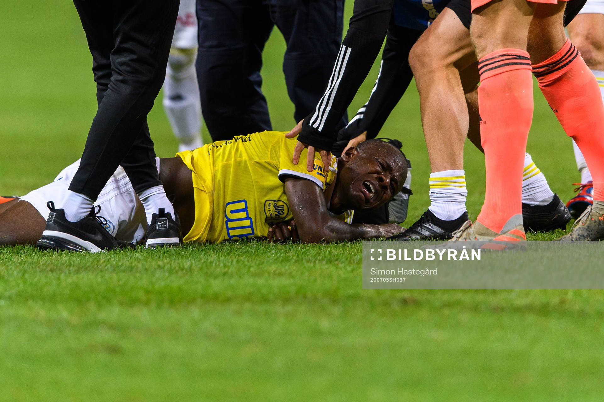Falkenbergs Nsima Peter har ont