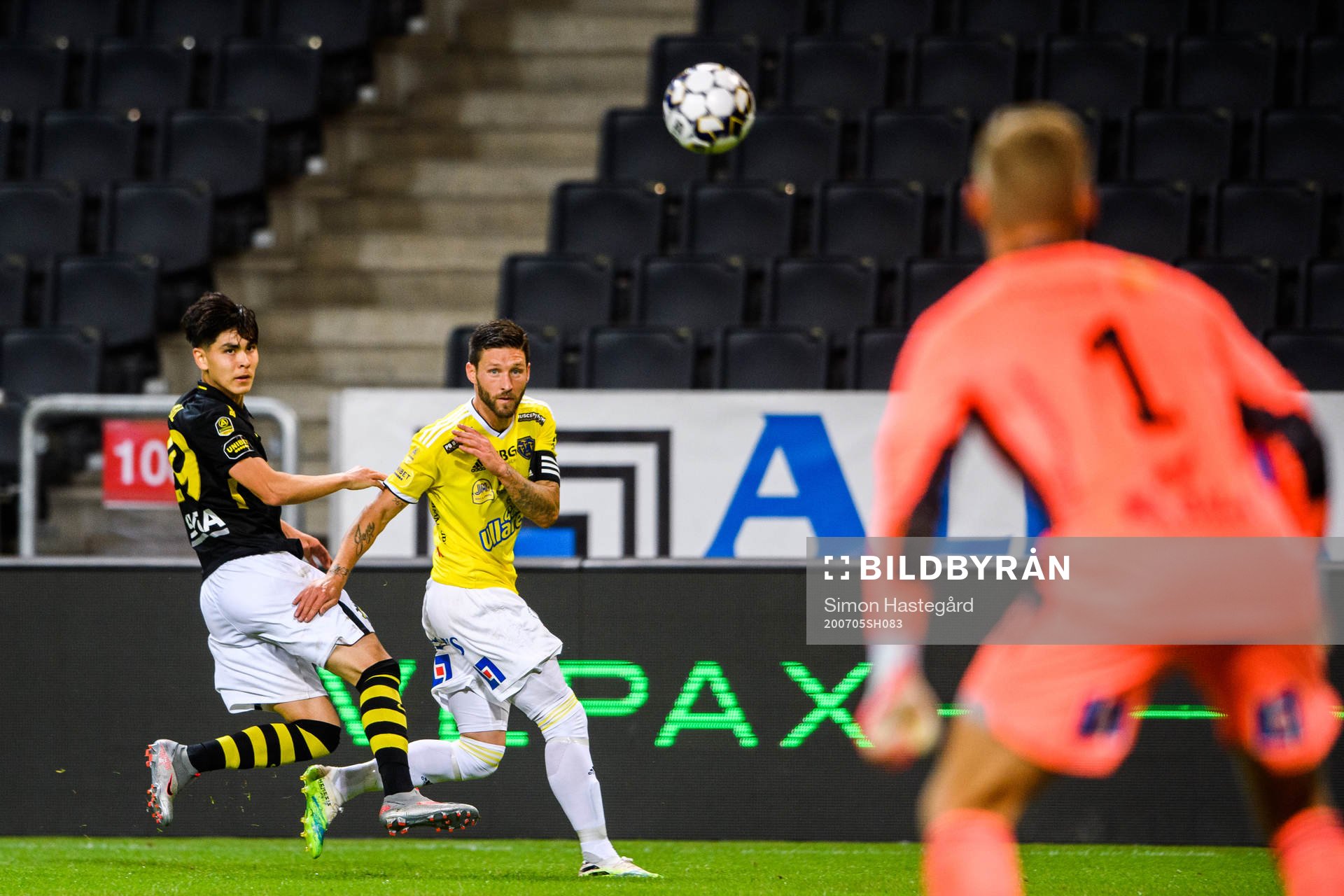 s Eric Kahl och Falkenbergs Tibor Brink Joza